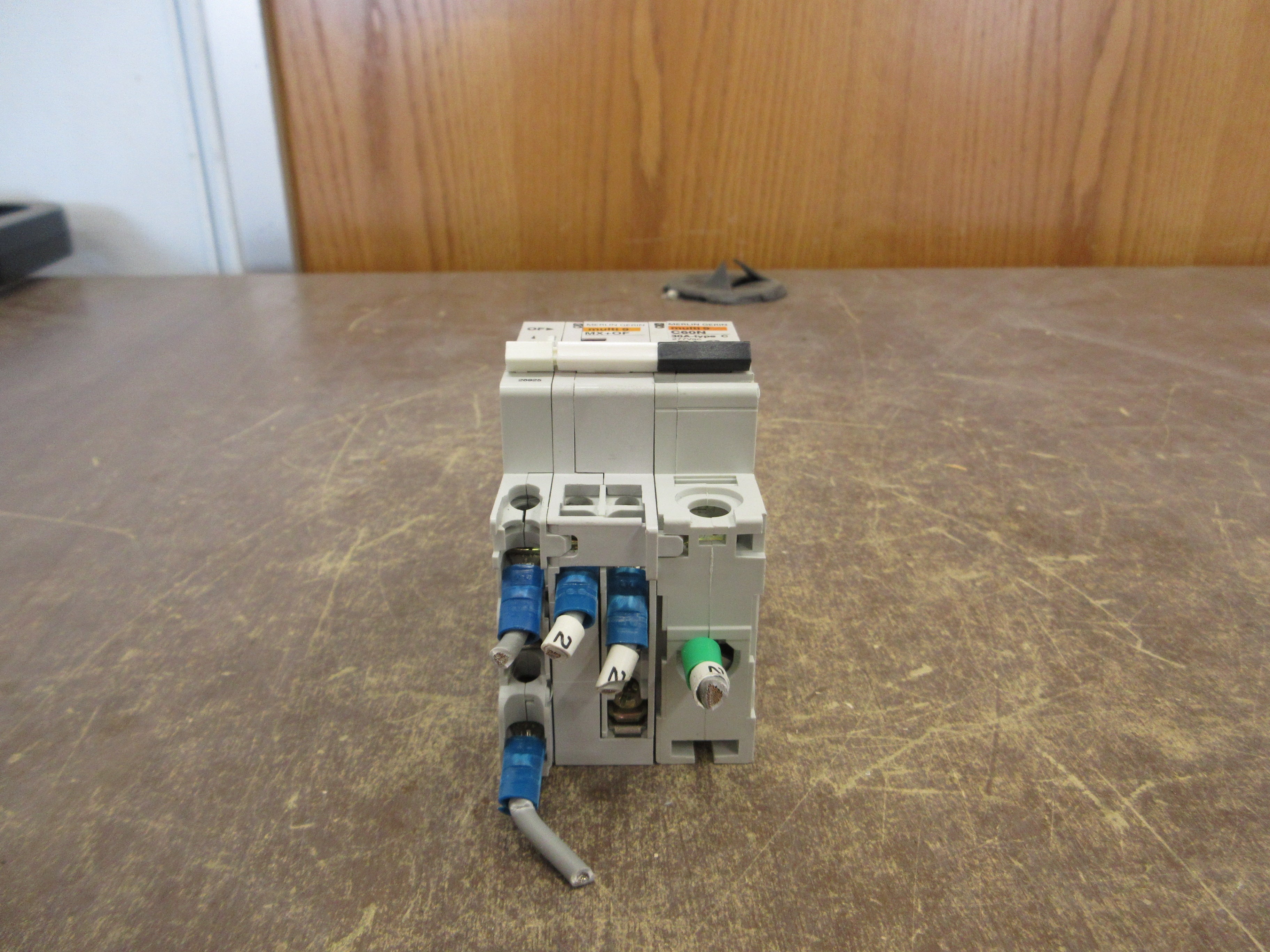 Merlin Gerin Multi 9 C60N Circuit Breaker 17417 30A 277V 1P w/ (2) Adder Poles