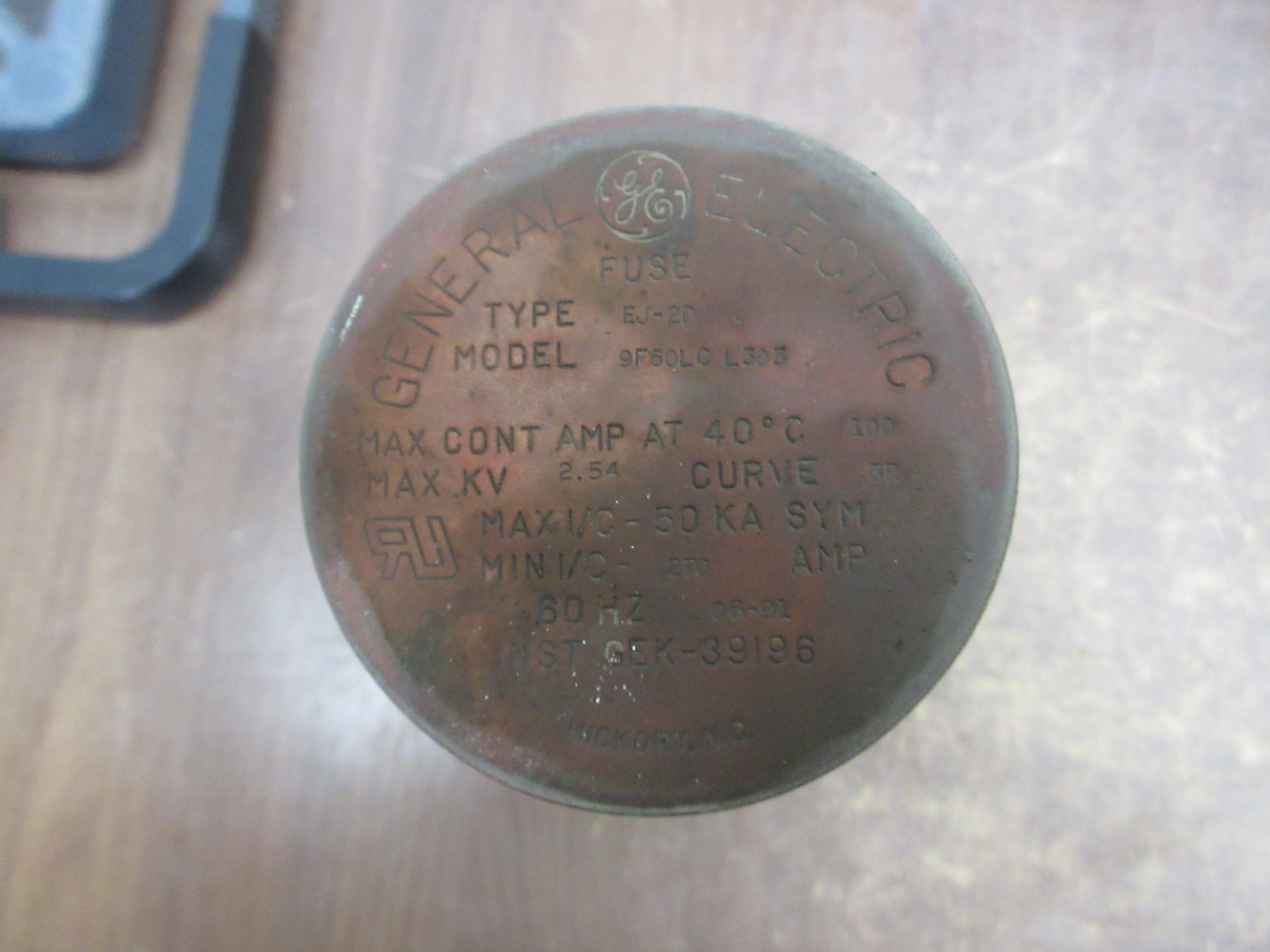 GE Type EJ-2D Fuse 9F60LCL303 100A 2.54kV 3R Curve 60Hz Used