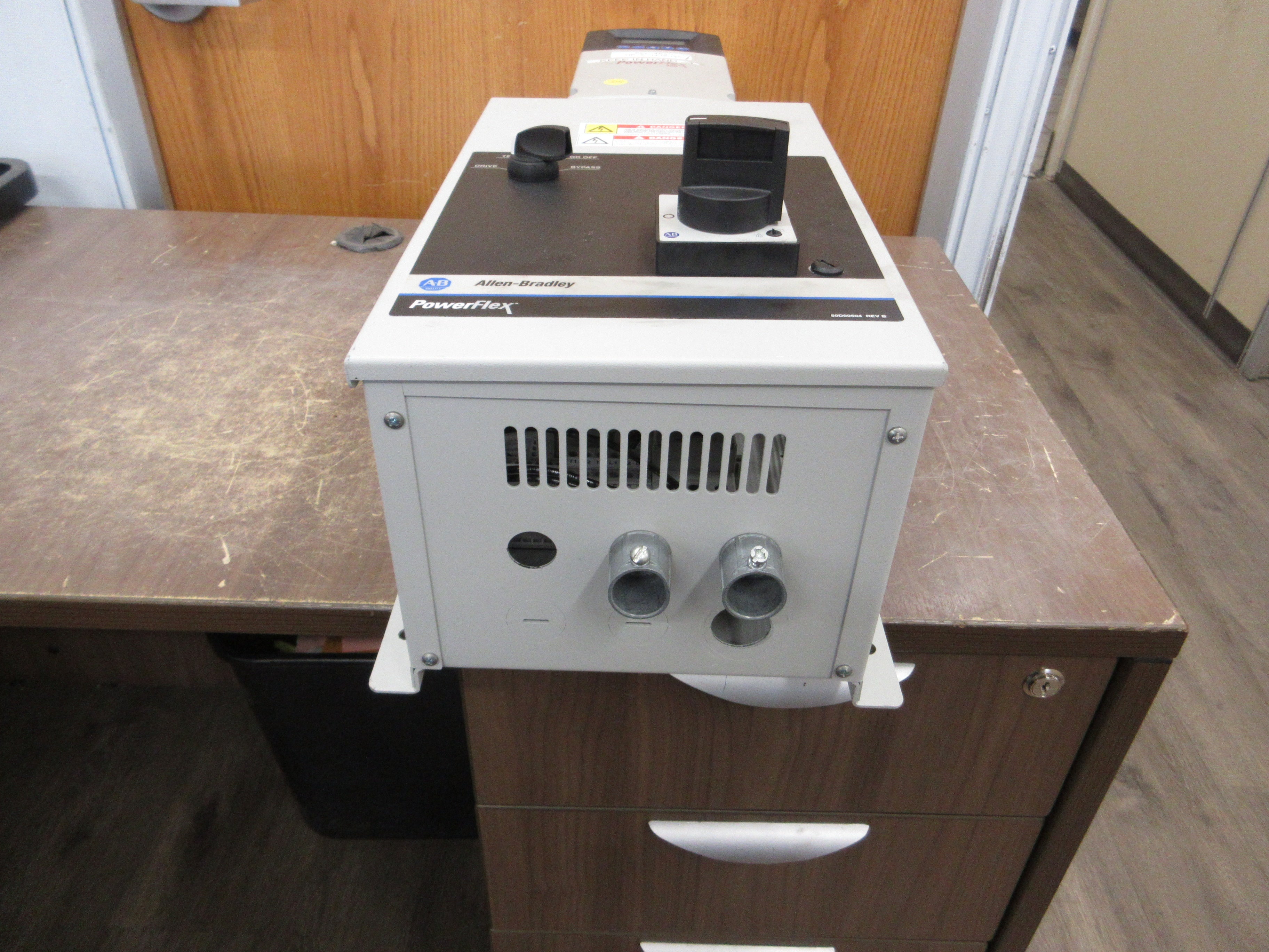 Allen-Bradley PowerFlex 400 AC Drive w/ Bypass 22C-D012N103 Ser. A 7.5HP Used