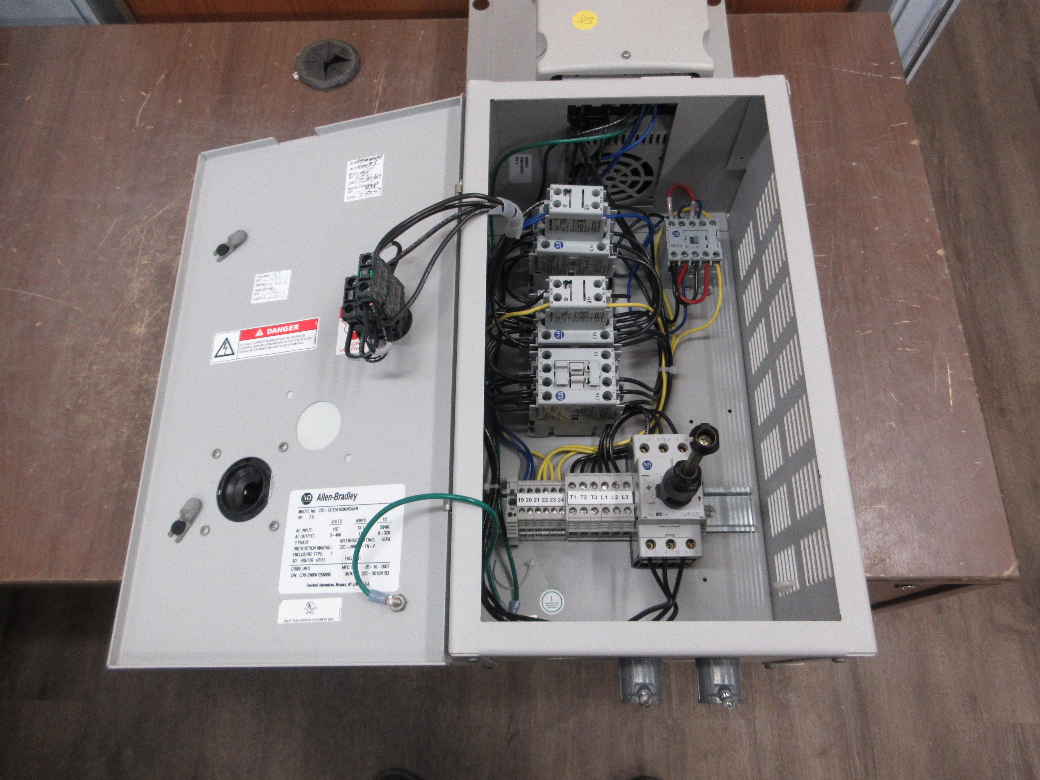 Allen-Bradley PowerFlex 400 AC Drive w/ Bypass 22C-D012N103 Ser. A 7.5HP Used