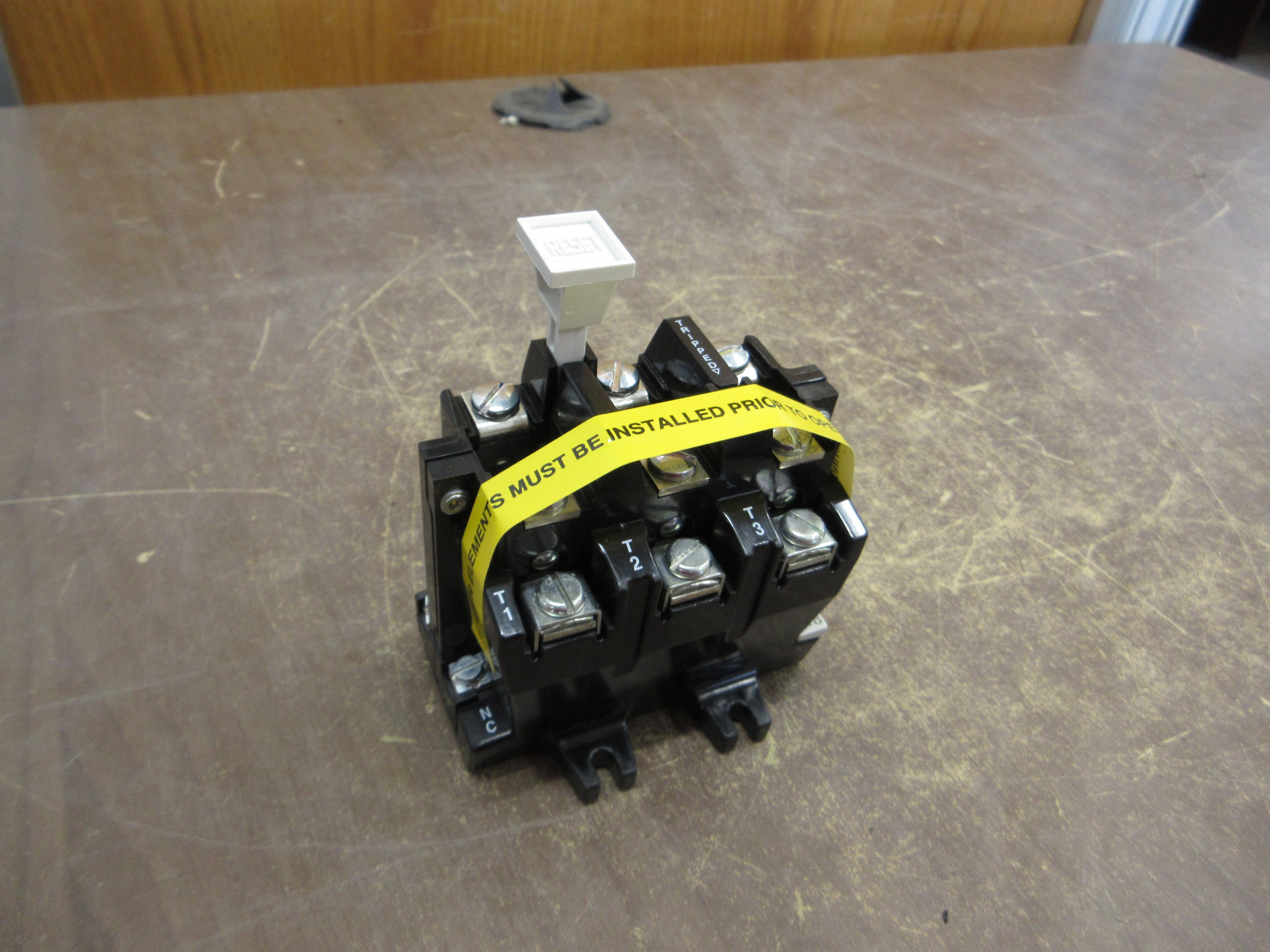 Allen-Bradley Overload Relay 592-EUTB Ser. A Nema SZ 0-1 New Surplus