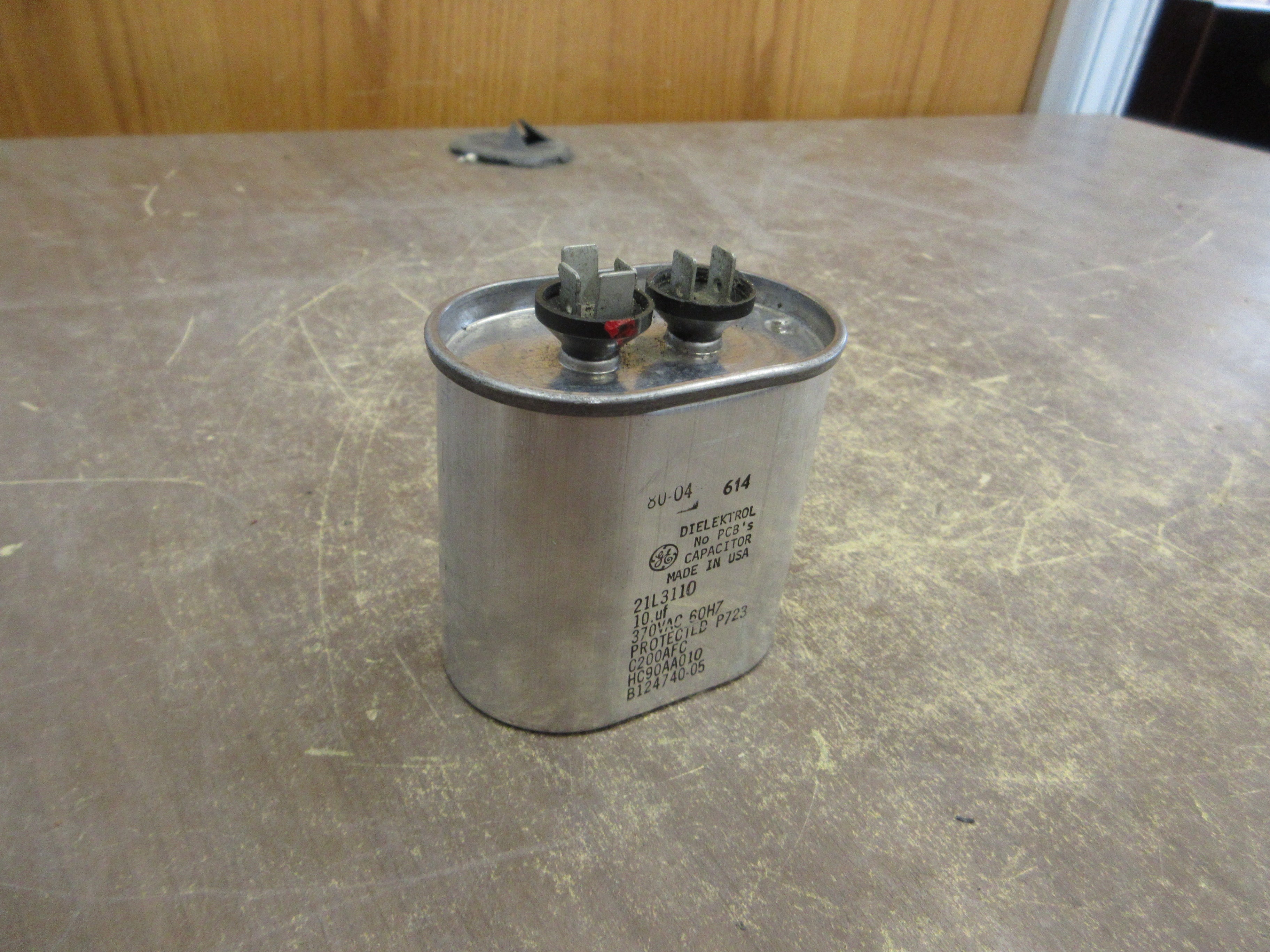 GE Capacitor 21L3110 10uF 370VAC 60Hz Used