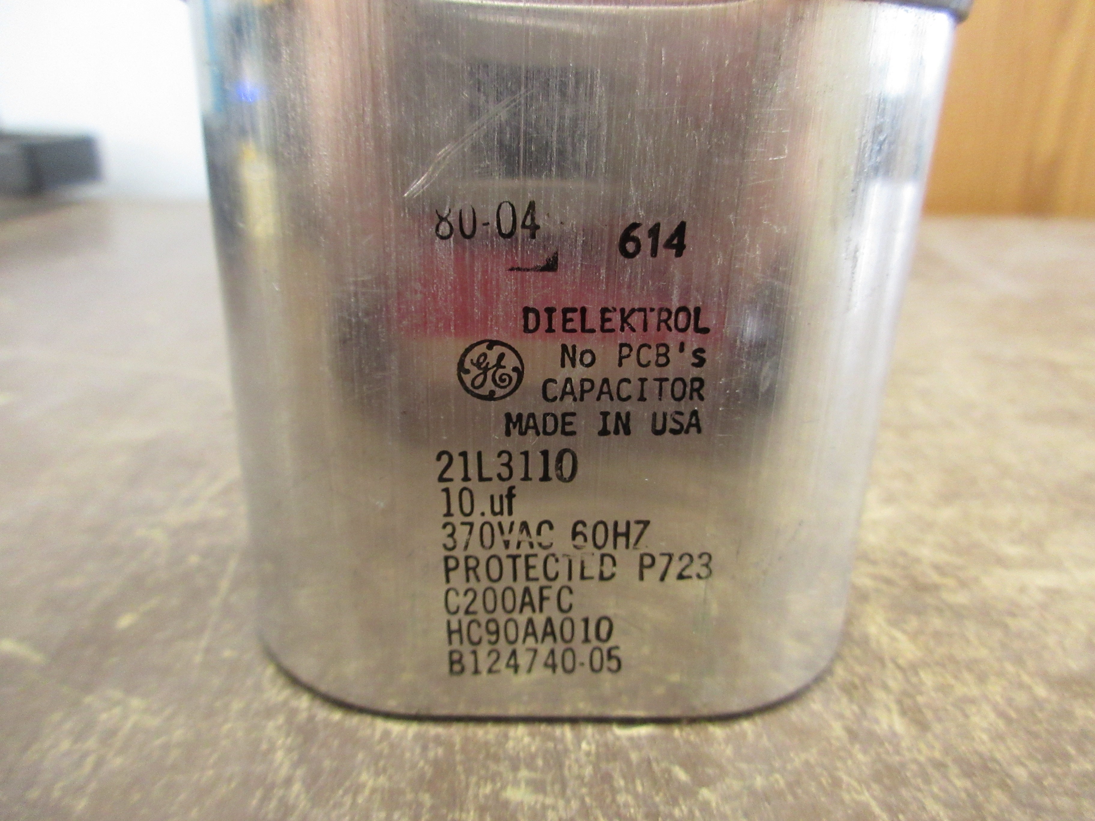 GE Capacitor 21L3110 10uF 370VAC 60Hz Used