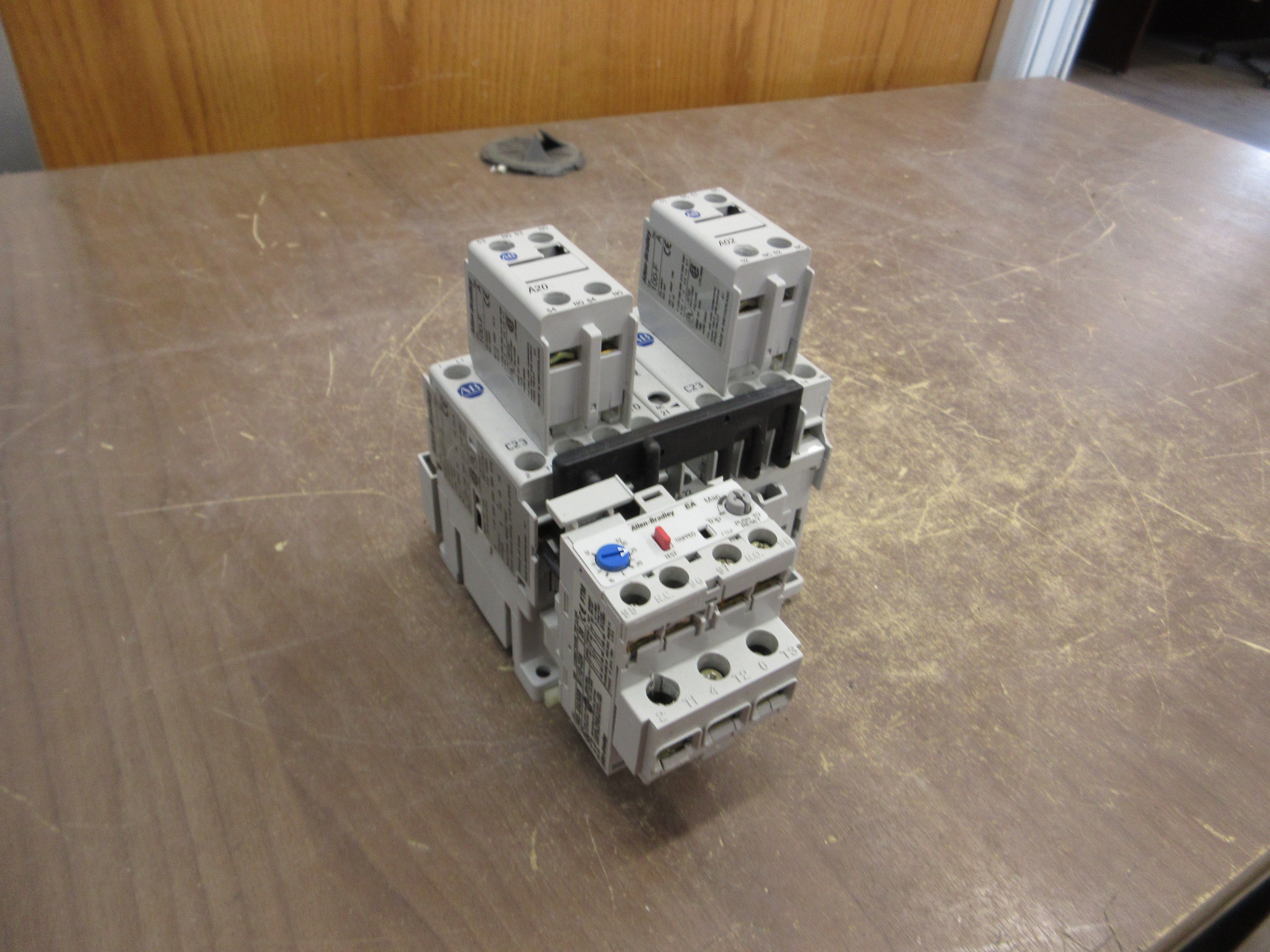 Allen-Bradley Reversing Starter 100-C23*10 / 193-EA2GB 120V Coil Trip: 12-32A