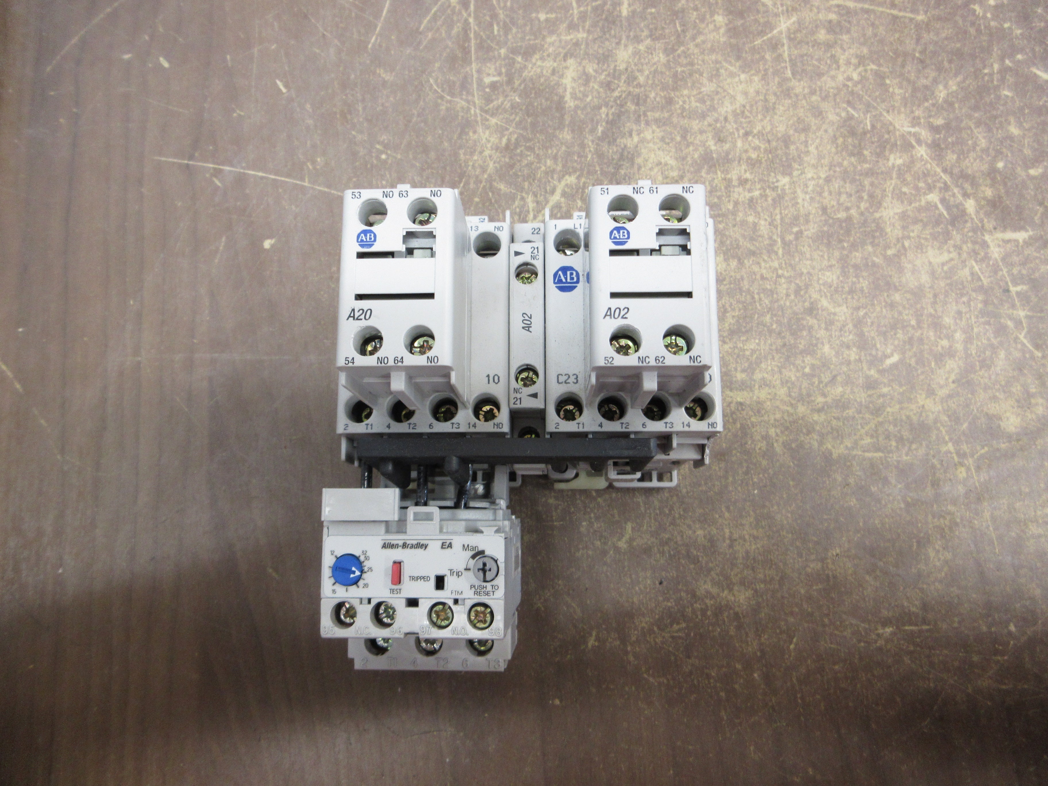 Allen-Bradley Reversing Starter 100-C23*10 / 193-EA2GB 120V Coil Trip: 12-32A