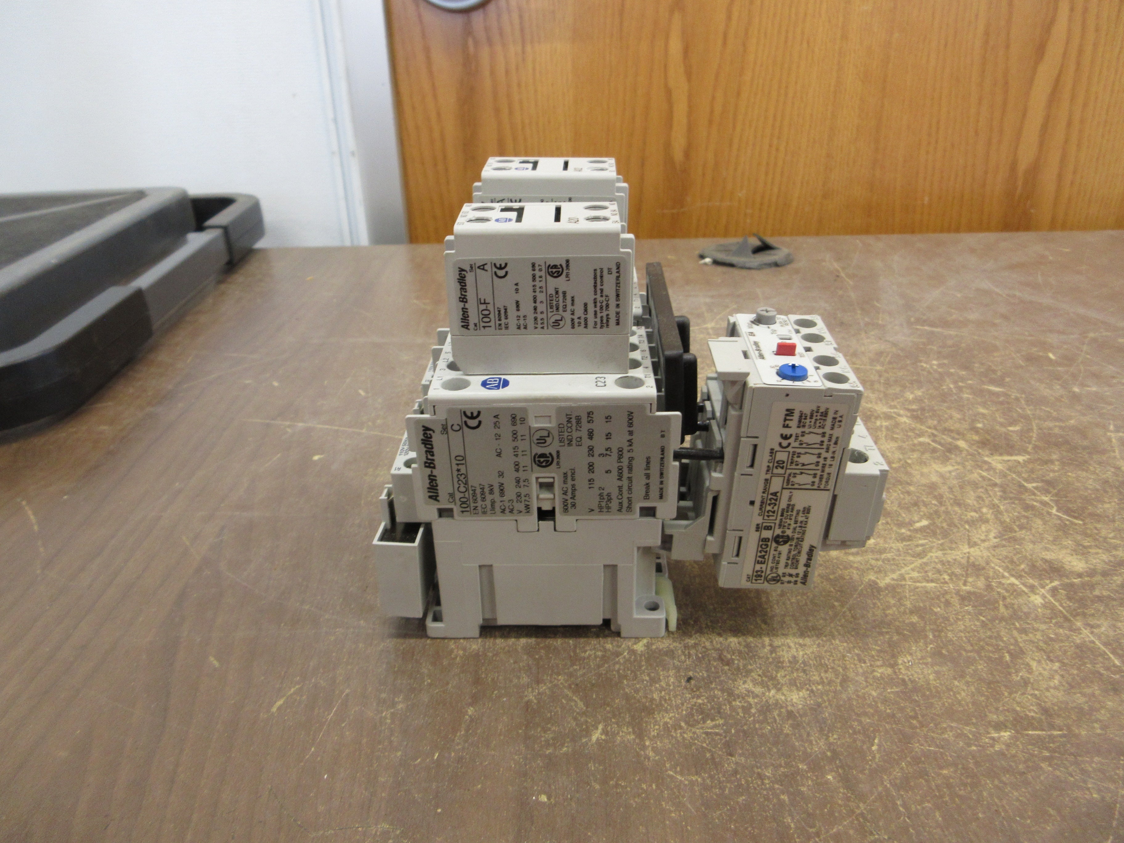 Allen-Bradley Reversing Starter 100-C23*10 / 193-EA2GB 120V Coil Trip: 12-32A