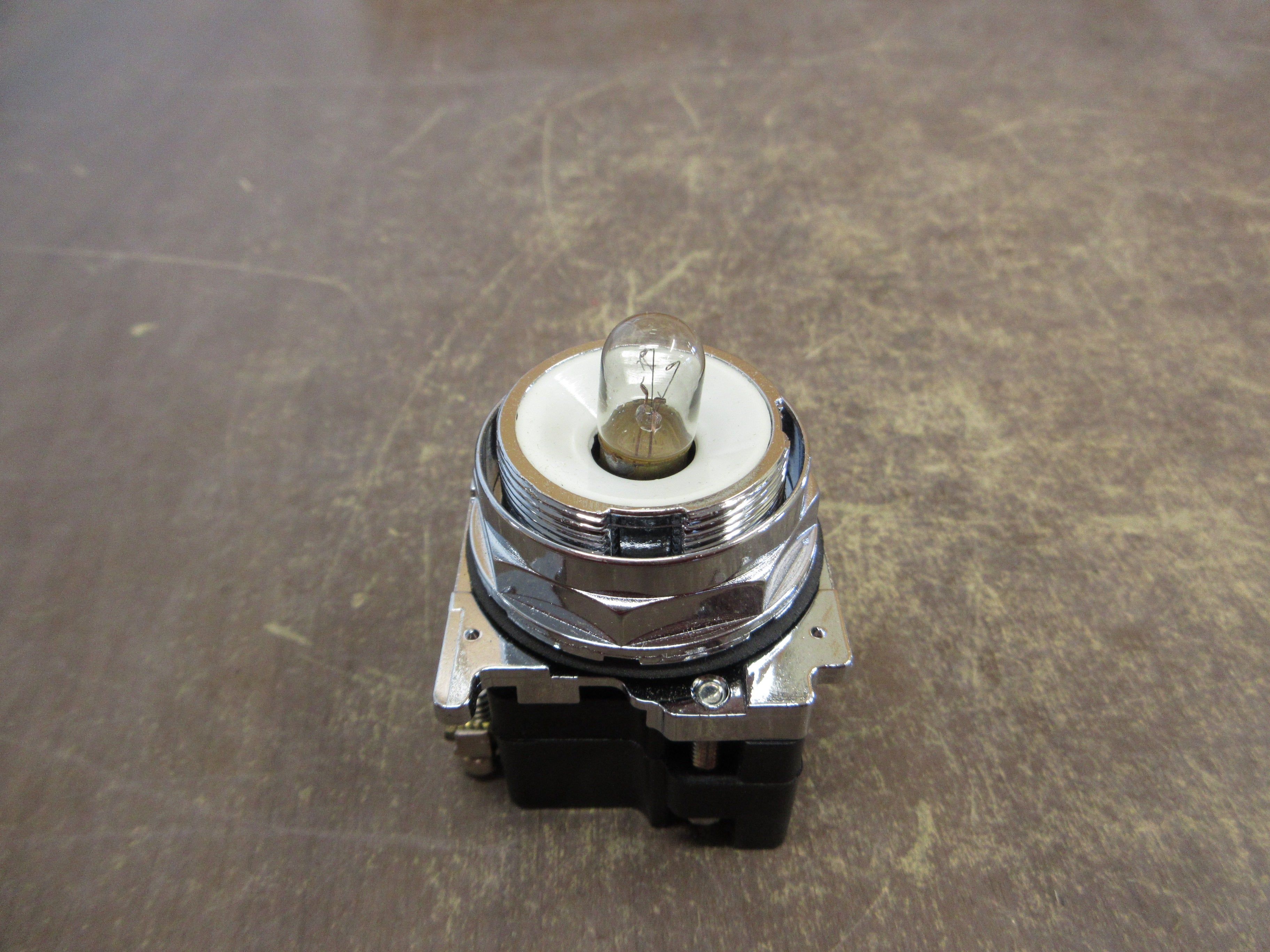 Eaton Indicator Light 10250T206N Ser. B2 24V Nema 4X New Surplus