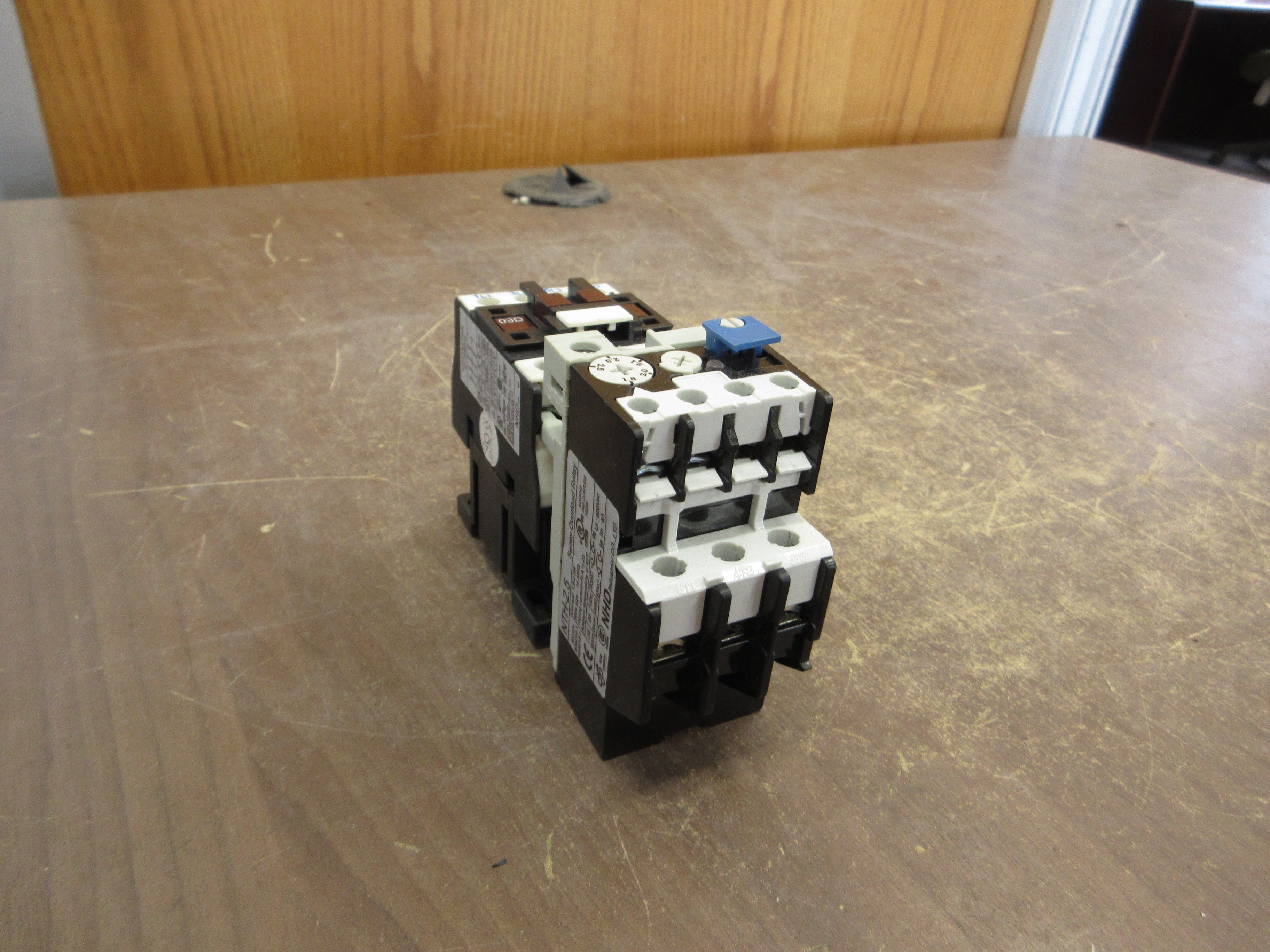 NHD Starter C-09D10 / NTH-2.5 220V Coil Trip: 1.8-2.5A Used