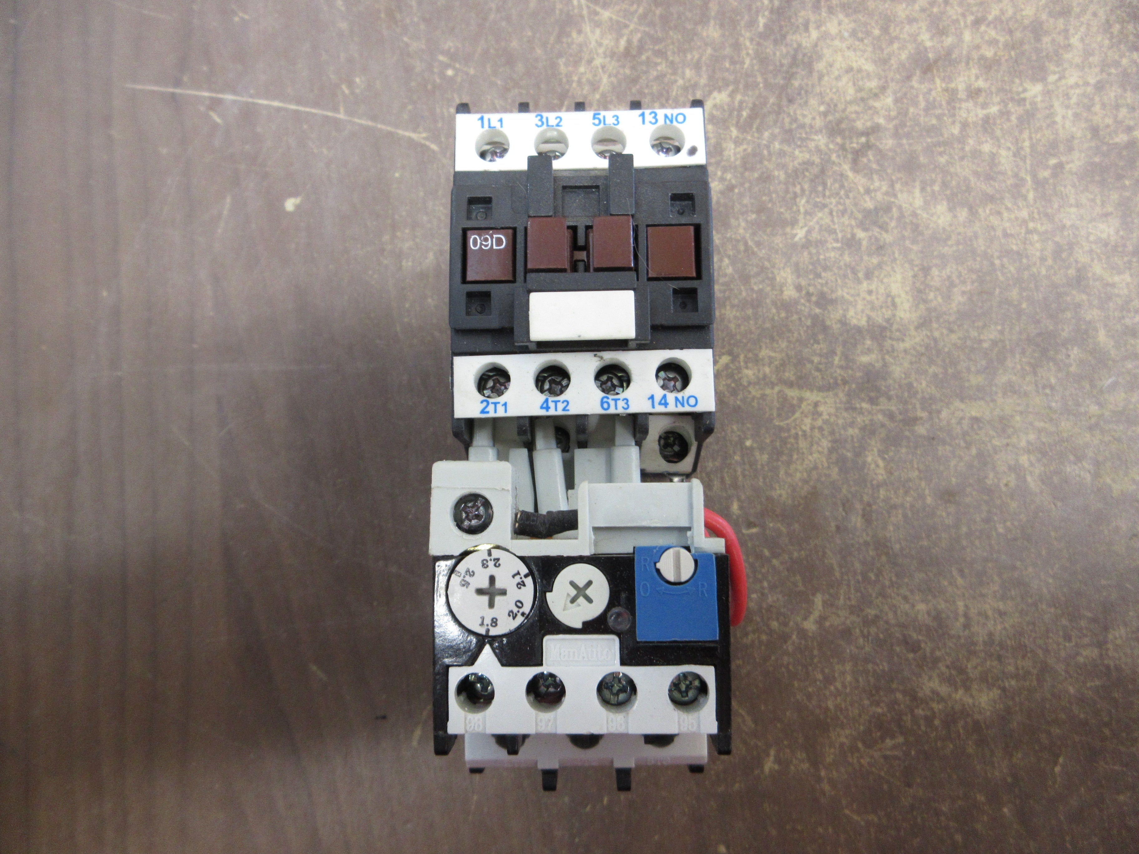 NHD Starter C-09D10 / NTH-2.5 220V Coil Trip: 1.8-2.5A Used