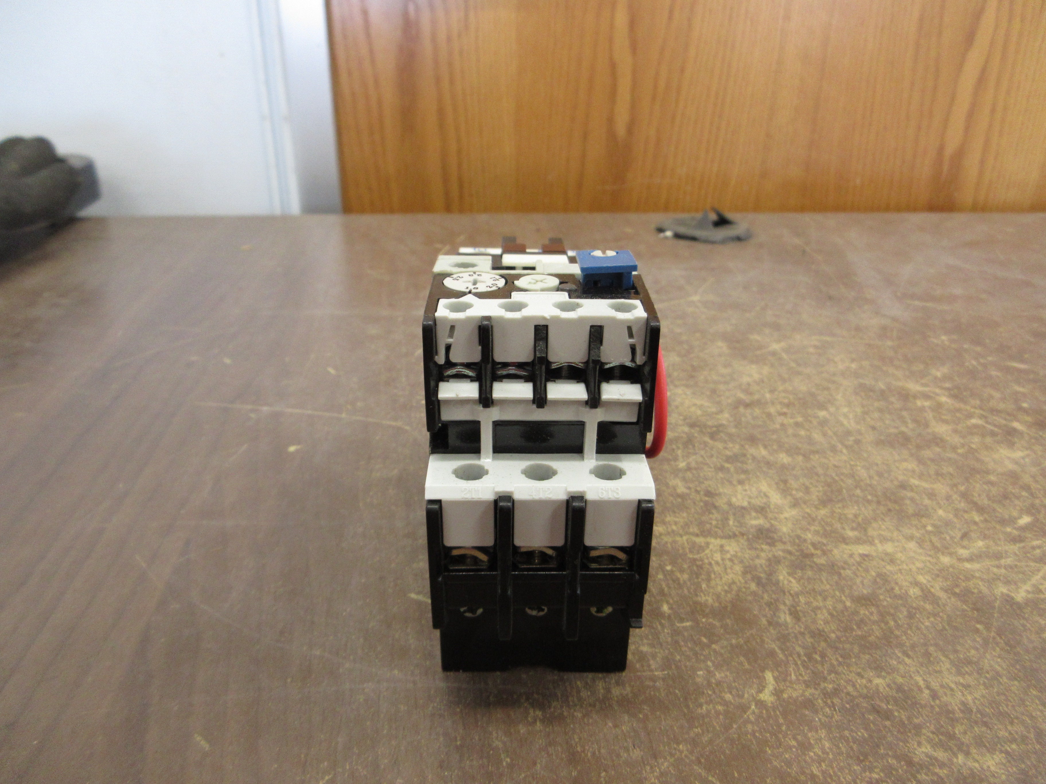 NHD Starter C-09D10 / NTH-2.5 220V Coil Trip: 1.8-2.5A Used