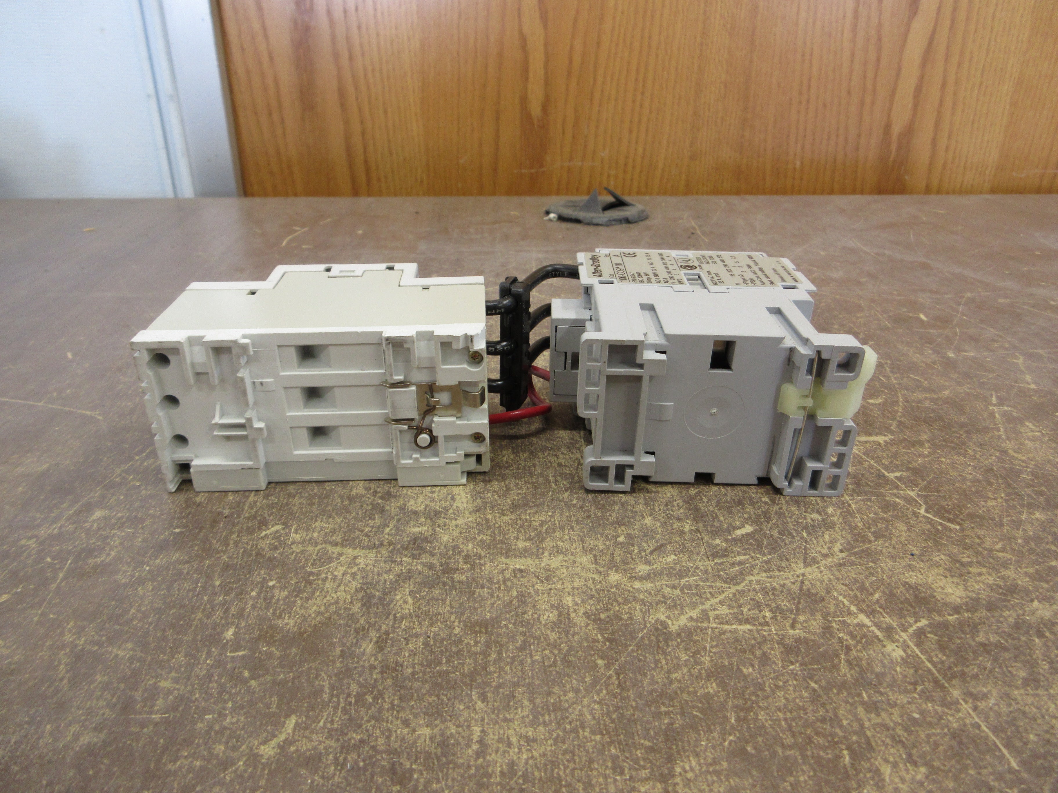 Allen-Bradley Starter 100-C09*10 / 140-MN-0250 120V Coil Trip: 1.6-2.5A Used