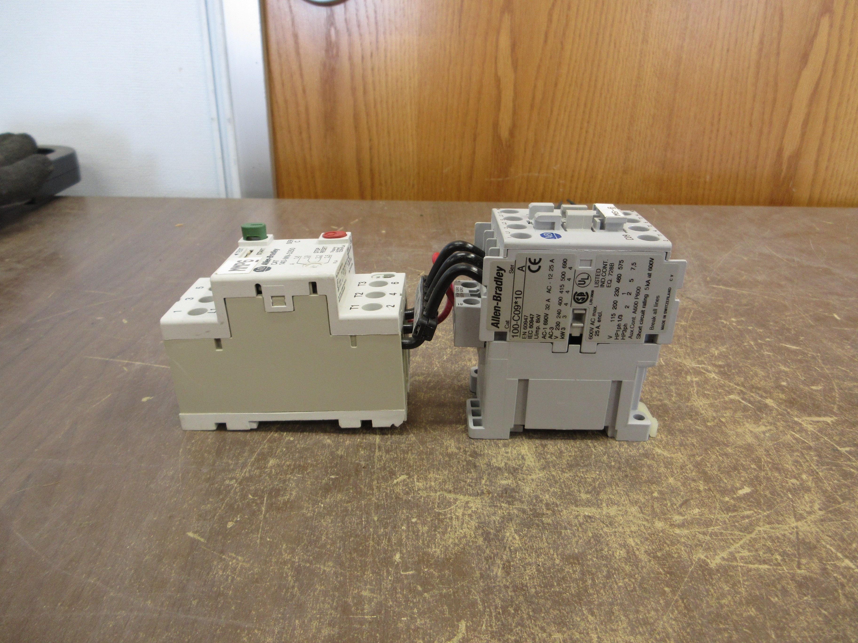 Allen-Bradley Starter 100-C09*10 / 140-MN-0250 120V Coil Trip: 1.6-2.5A Used
