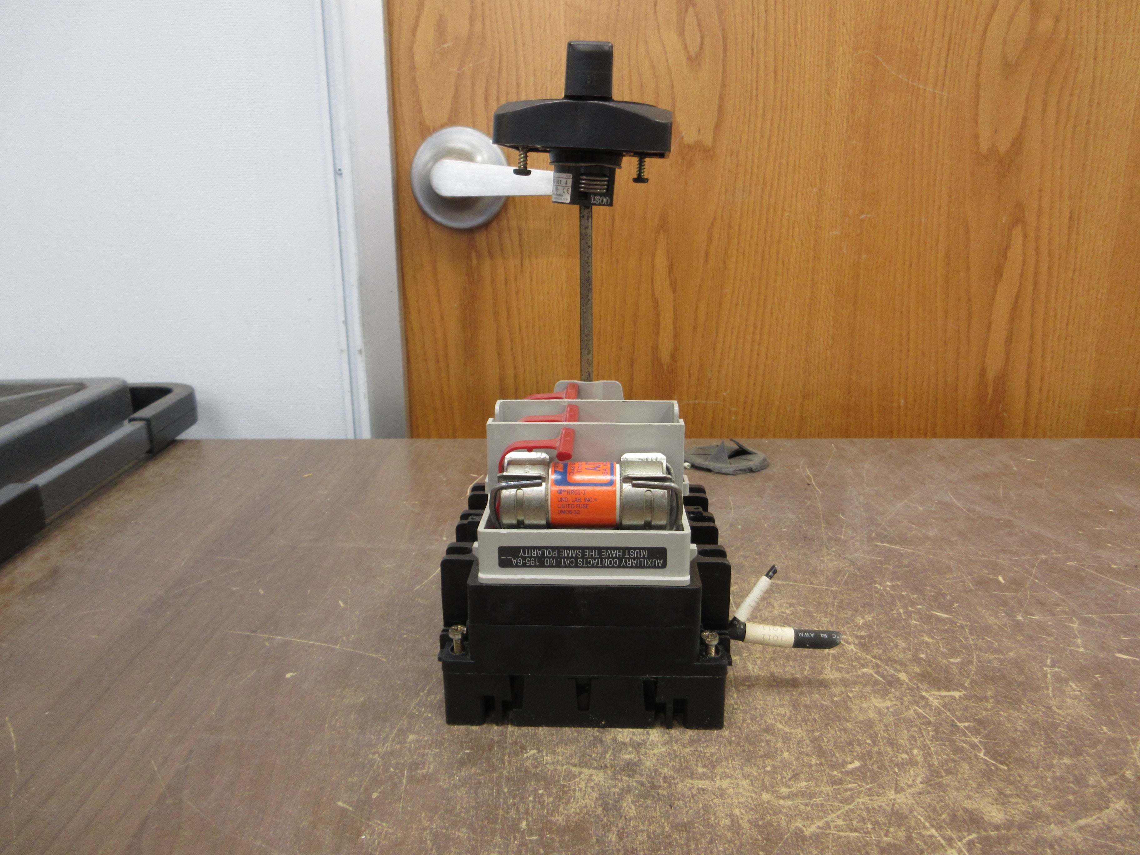 Allen-Bradley Fusible Disconnect Switch 194R-NJ060P3 Ser. B 60A 600V 3P Used