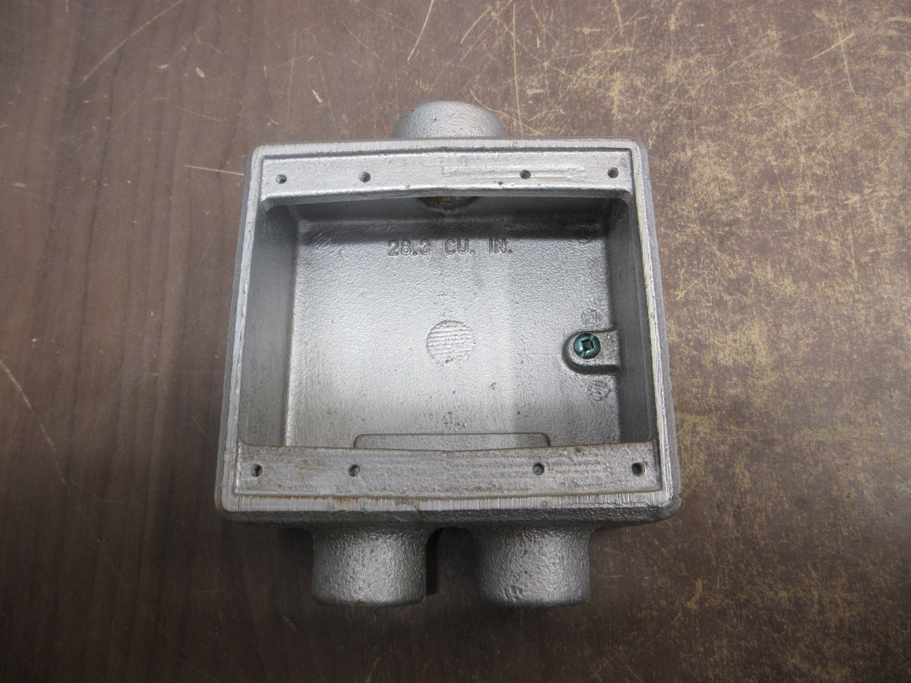 Cooper Crouse-Hinds Condulet Cast Device Box FSD212 Size: 3/4" Two-Gang