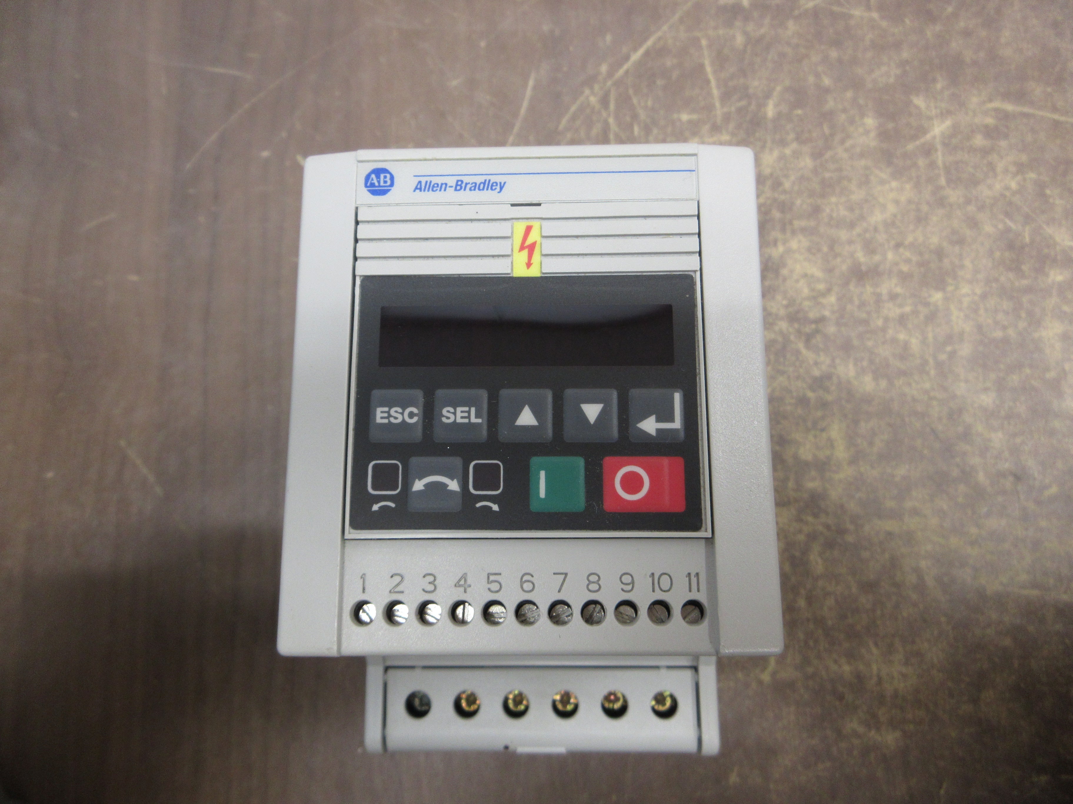 Allen-Bradley Analog S.F. Speed Controller 160-AA02NSF1 Ser. C FRN: 7.06 0.5HP