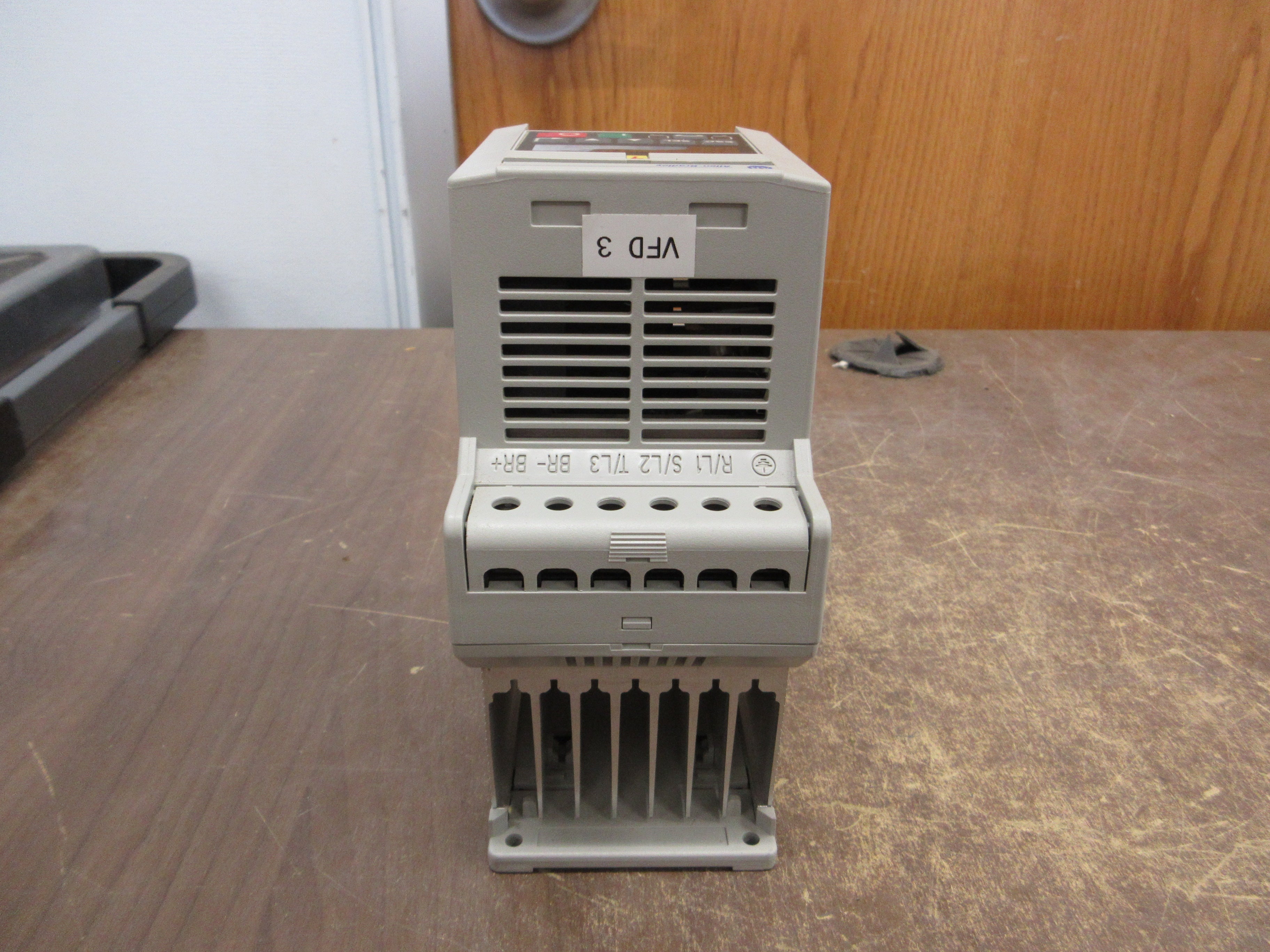 Allen-Bradley Analog S.F. Speed Controller 160-AA02NSF1 Ser. C FRN: 7.06 0.5HP