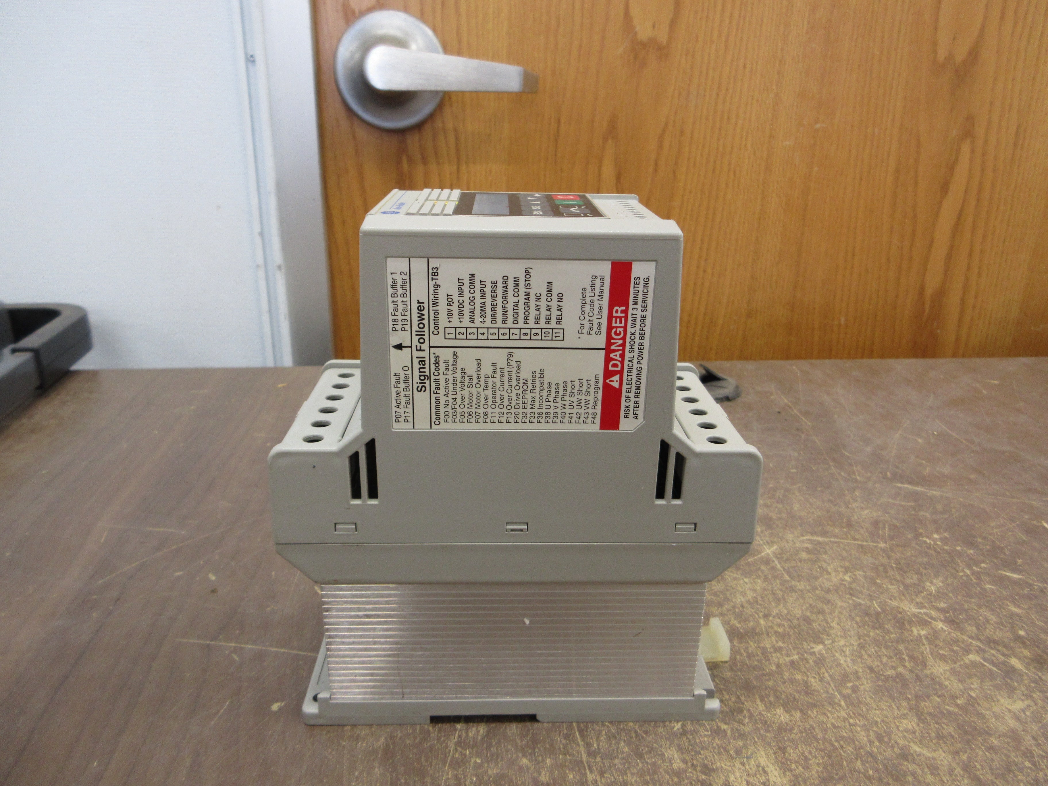 Allen-Bradley Analog S.F. Speed Controller 160-AA02NSF1 Ser. C FRN: 7.06 0.5HP