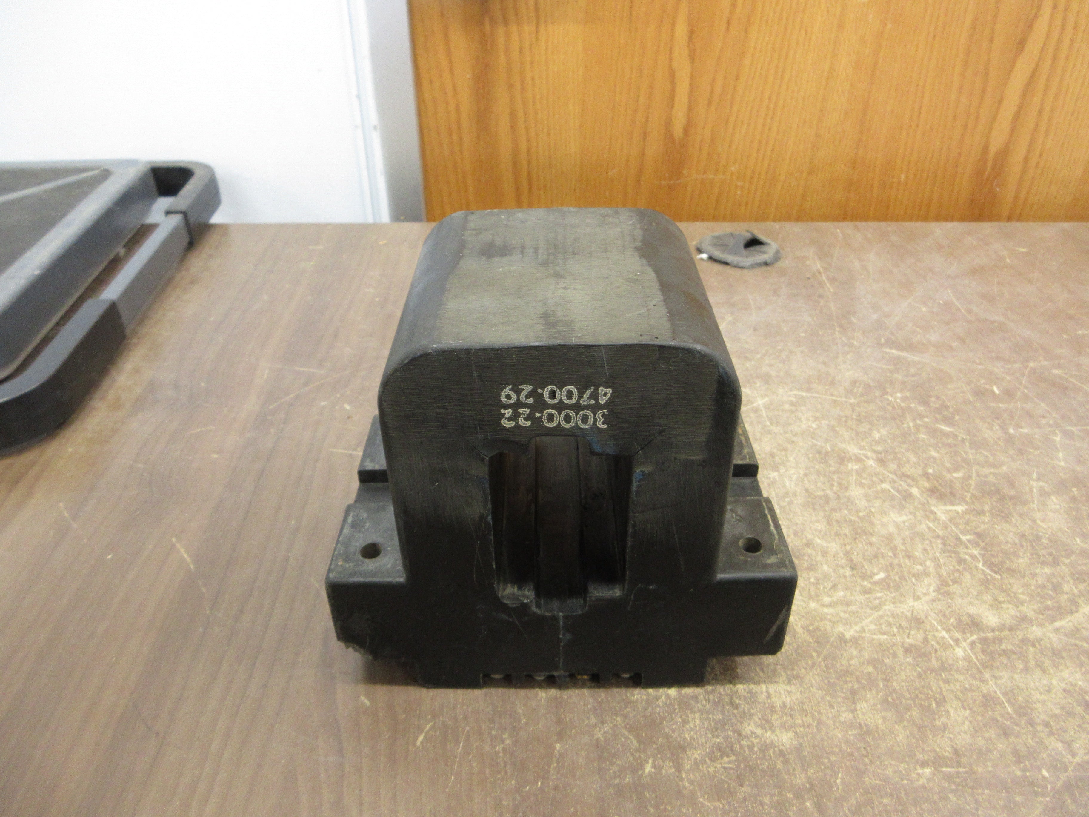 Furnas Magnetic Coil D72274 110-125VDC *Chipped Corner* *Cracked* Used