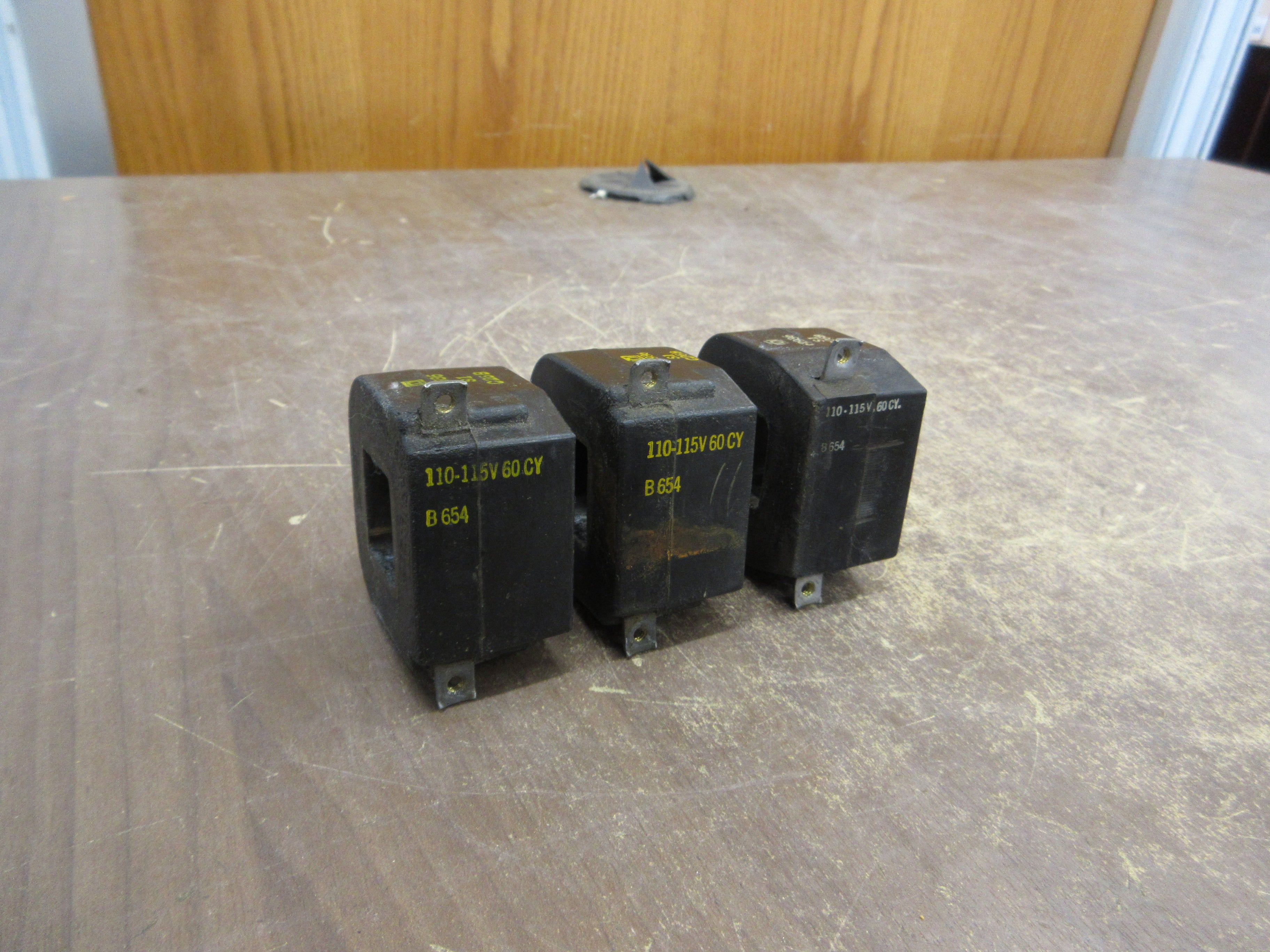 Square D Timing Relay 8501 DEO-20 Ser. A 120V Coil *Missing (1) Terminal Screw*