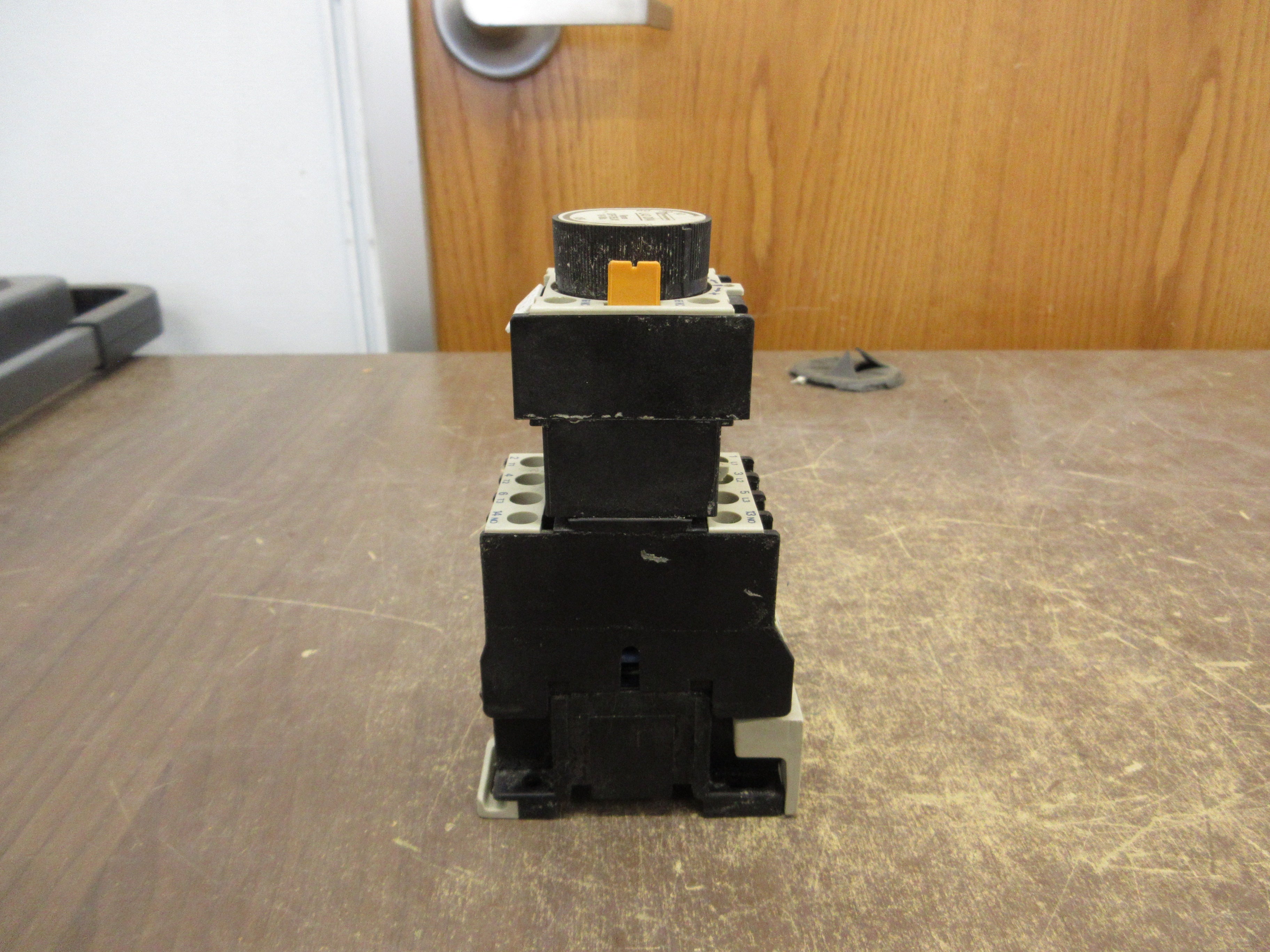 Telemecanique Timing Relay LA3 DR4 Off Delay: 10-180 Sec 120V Coil Used