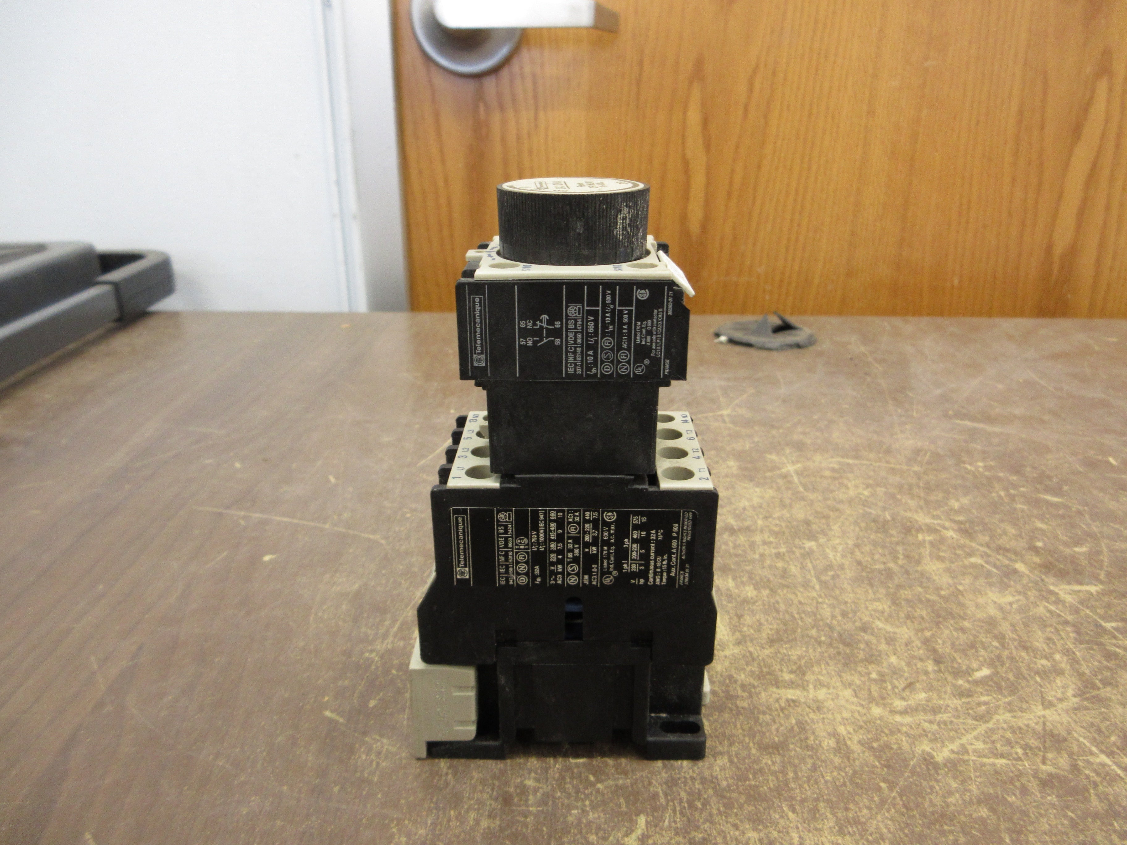 Telemecanique Timing Relay LA3 DR4 Off Delay: 10-180 Sec 120V Coil Used