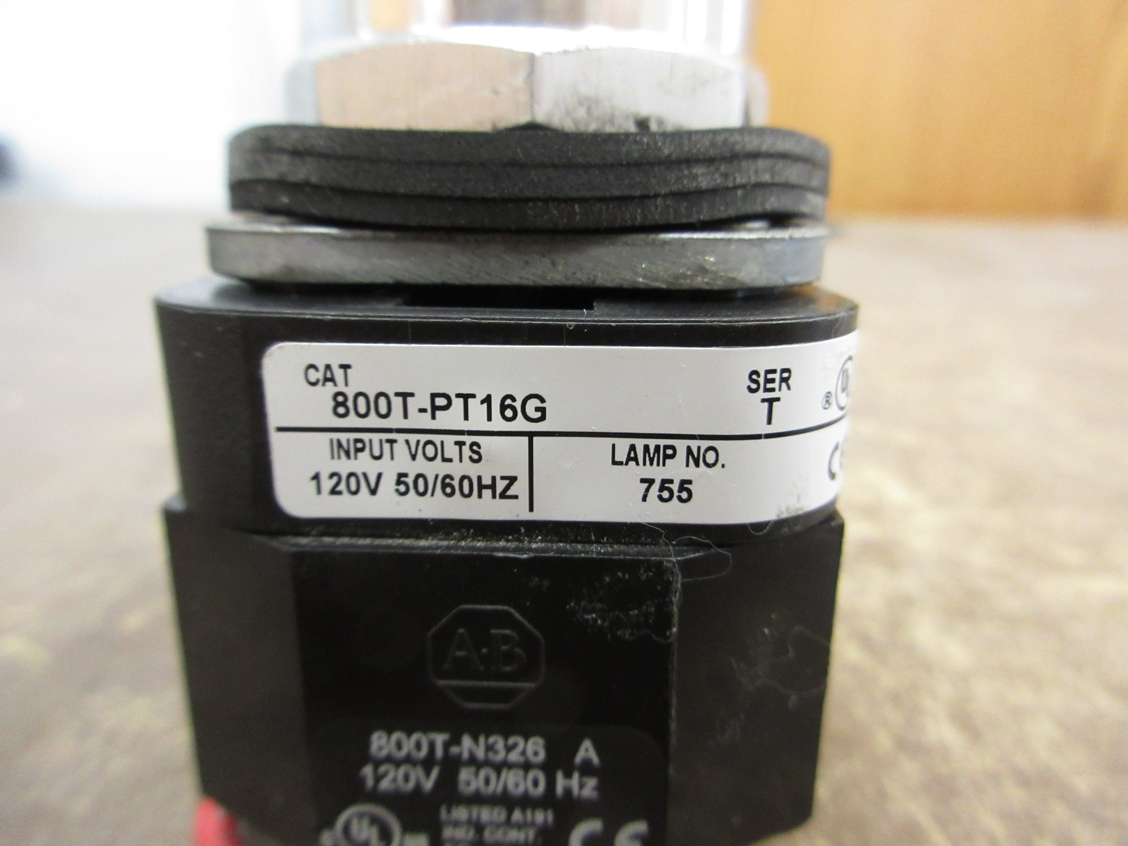 Allen-Bradley Illuminated Push Button 800T-PT16G Ser. T Green 120V 50/60Hz Used