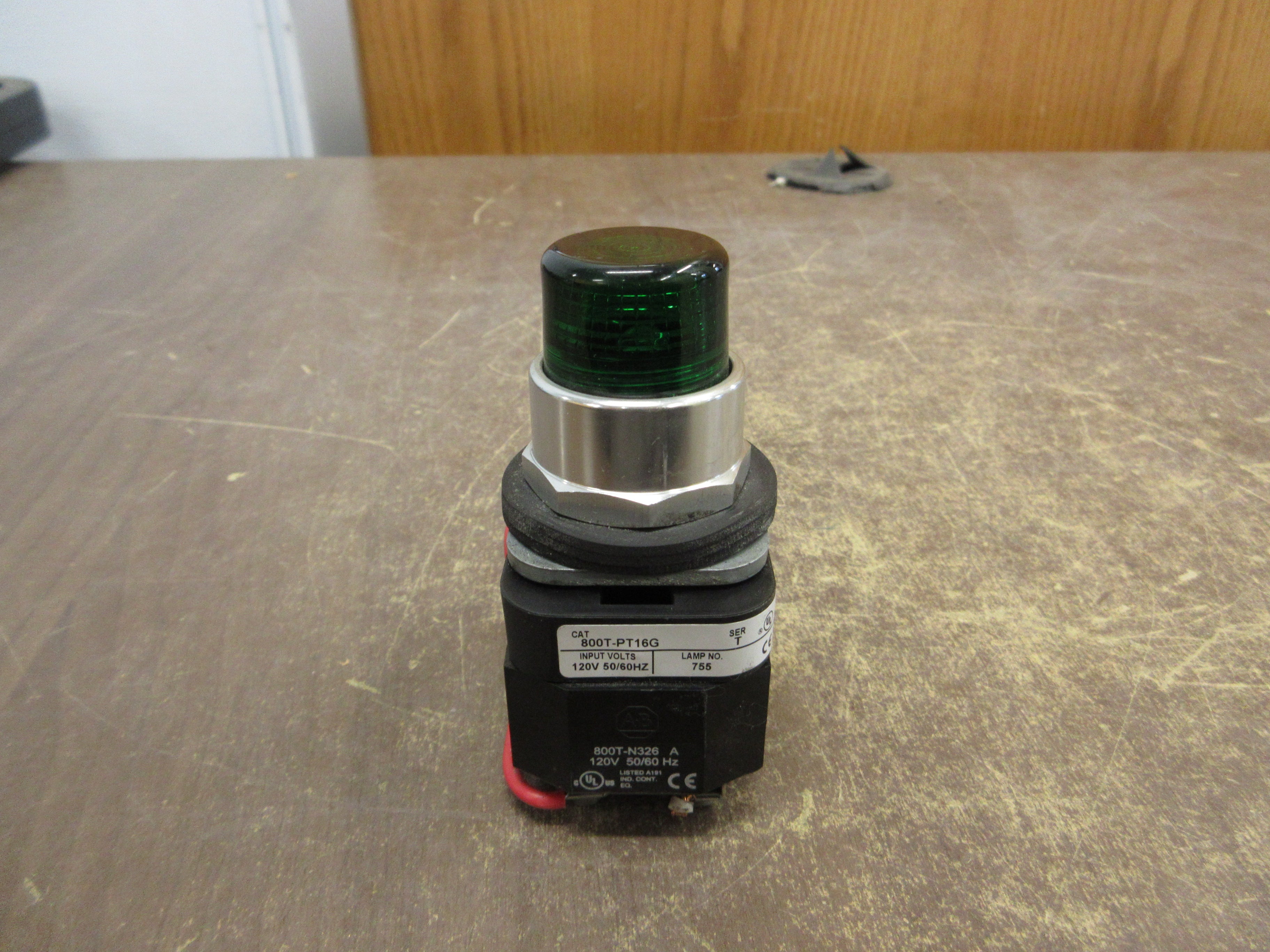 Allen-Bradley Illuminated Push Button 800T-PT16G Ser. T Green 120V 50/60Hz Used