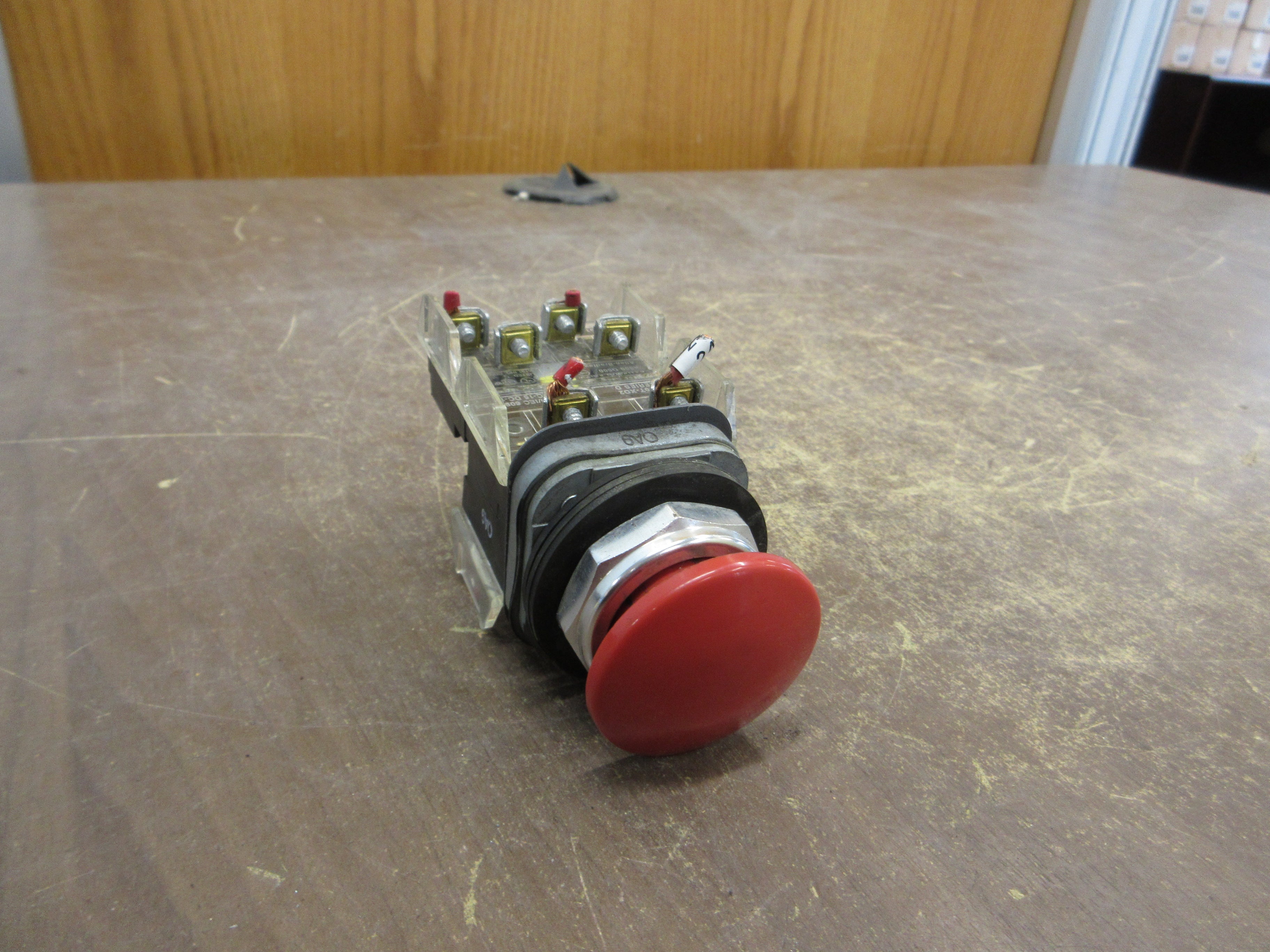 Allen-Bradley Pushbutton 800T-D... Ser. T Type 4, 13 Used