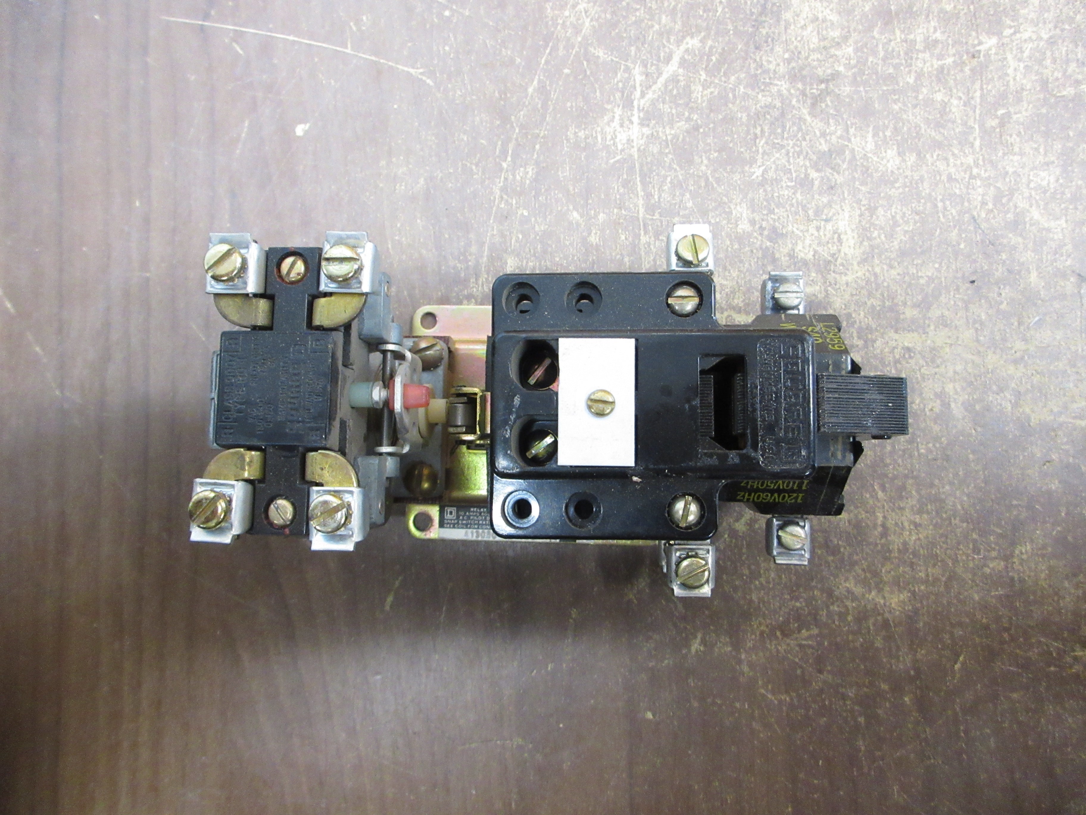 Square D Timing Relay 8501 DEO-20 Ser. A 120V Coil Used