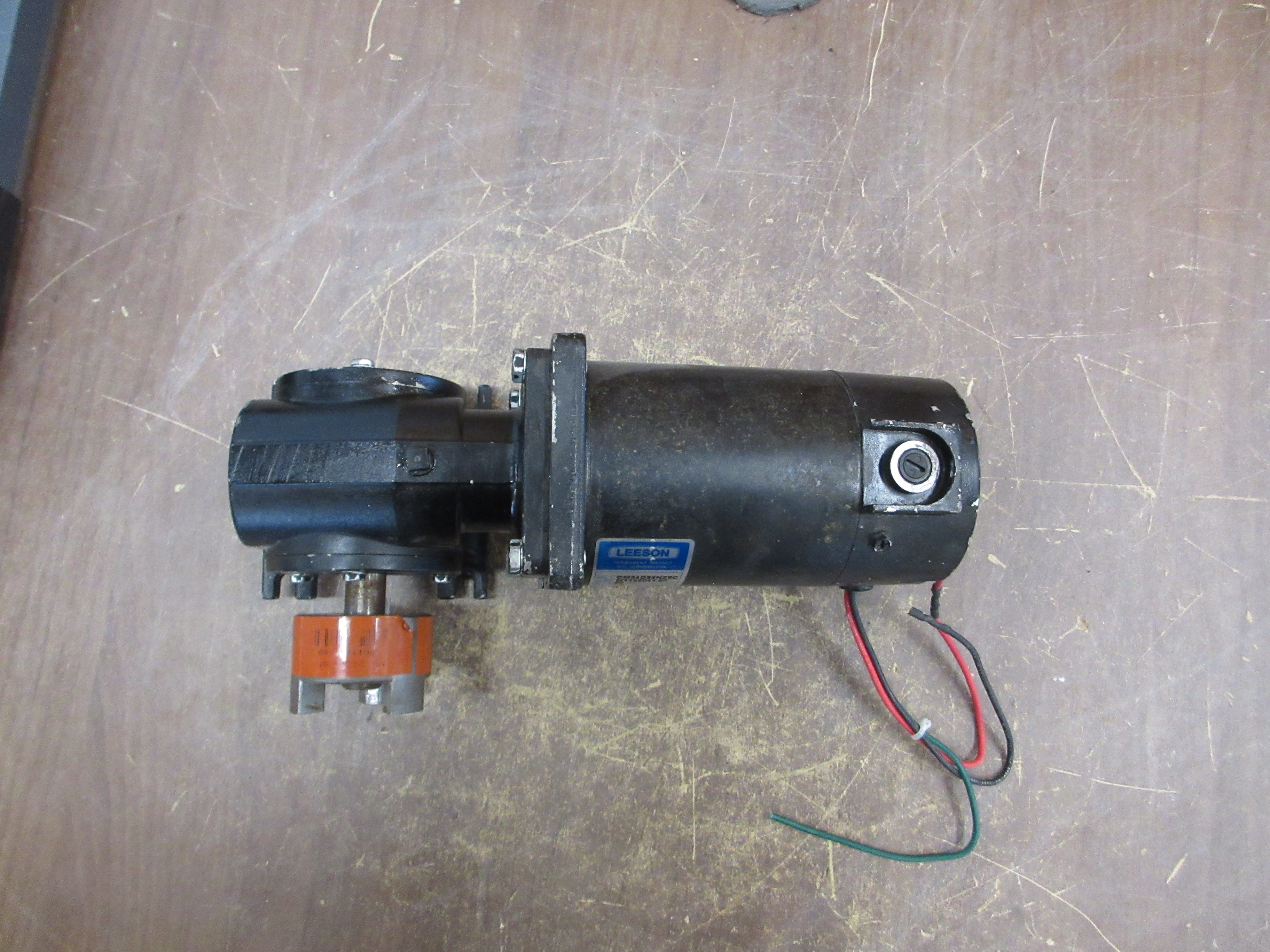 Leeson CM34D25NZ9C DC Gearmotor M1135041.00 1/8HP 90V 1.4A 500RPM Frame: 34 Used