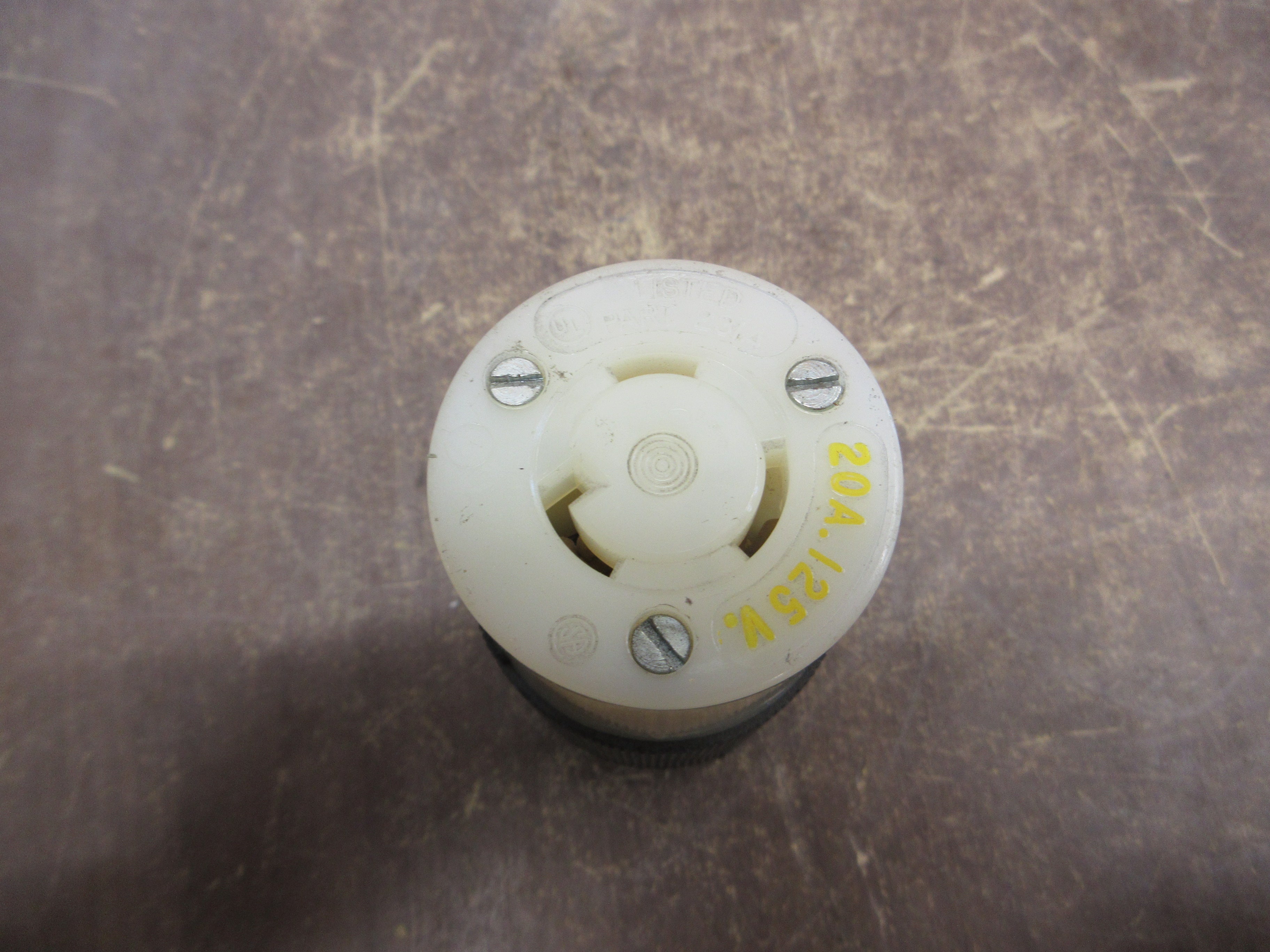 Hubbell Twist-Lock Connector 231A 20A 125V *Lot of 2* Used