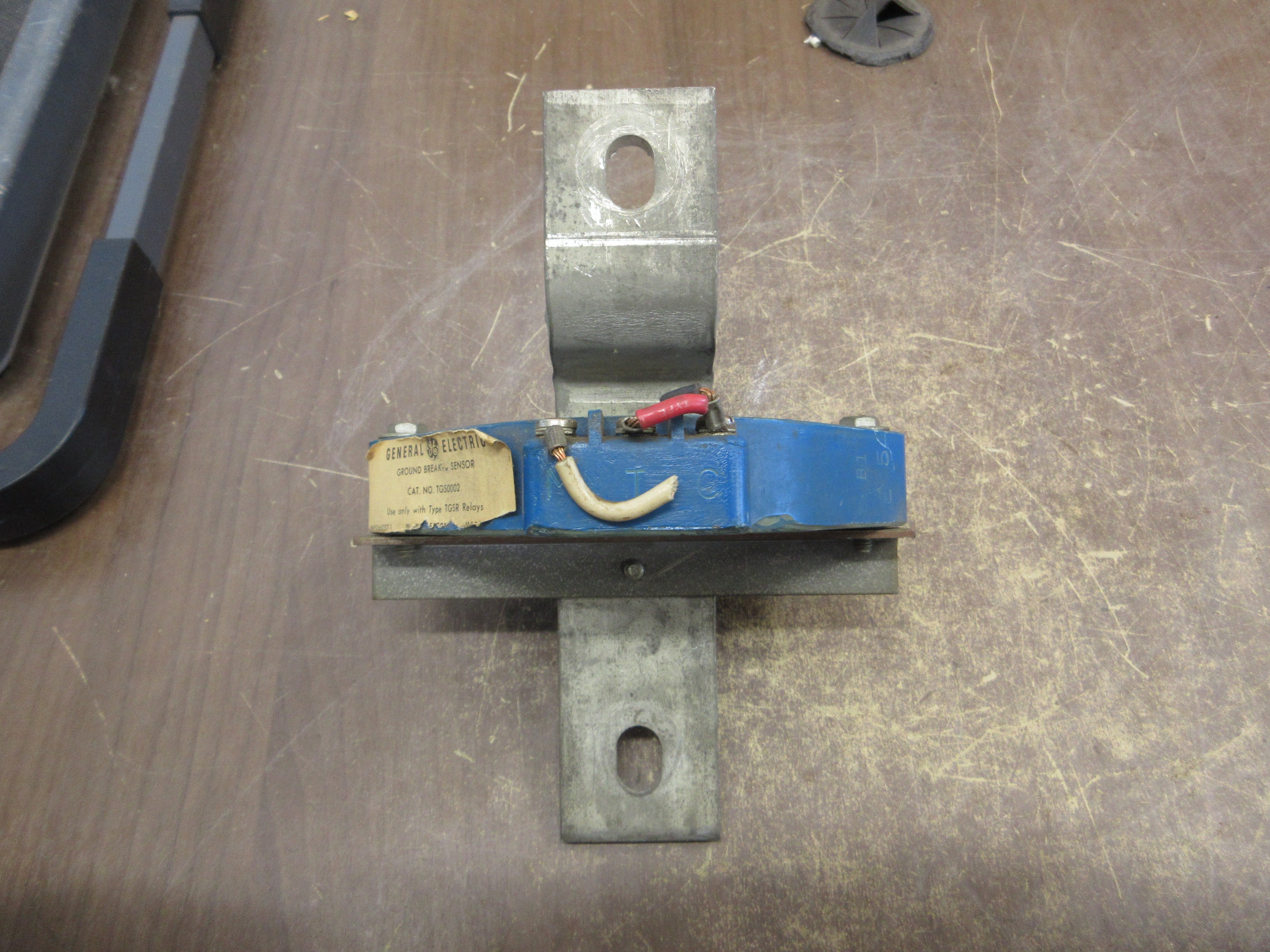 GE Ground Break Sensor TGS0002 For Type TGSR Relays 1600A Used