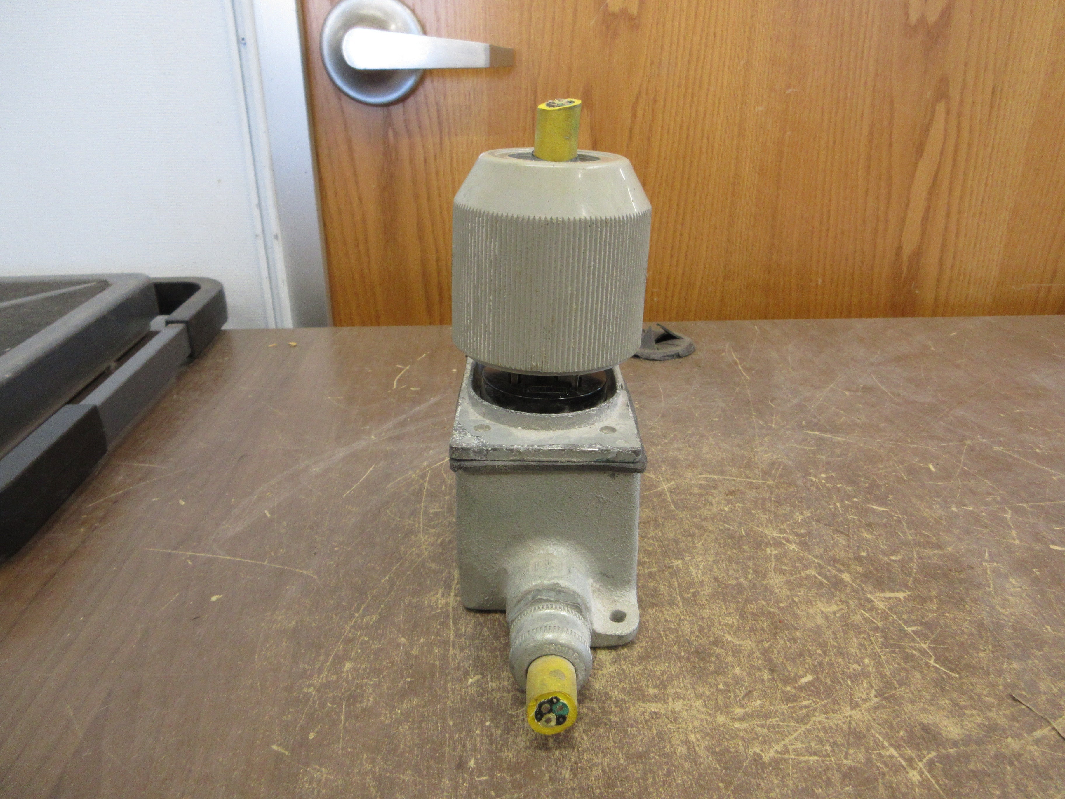 Arrow-Hart Plug & Receptacle Set Nema 5-30 30A 125V Used