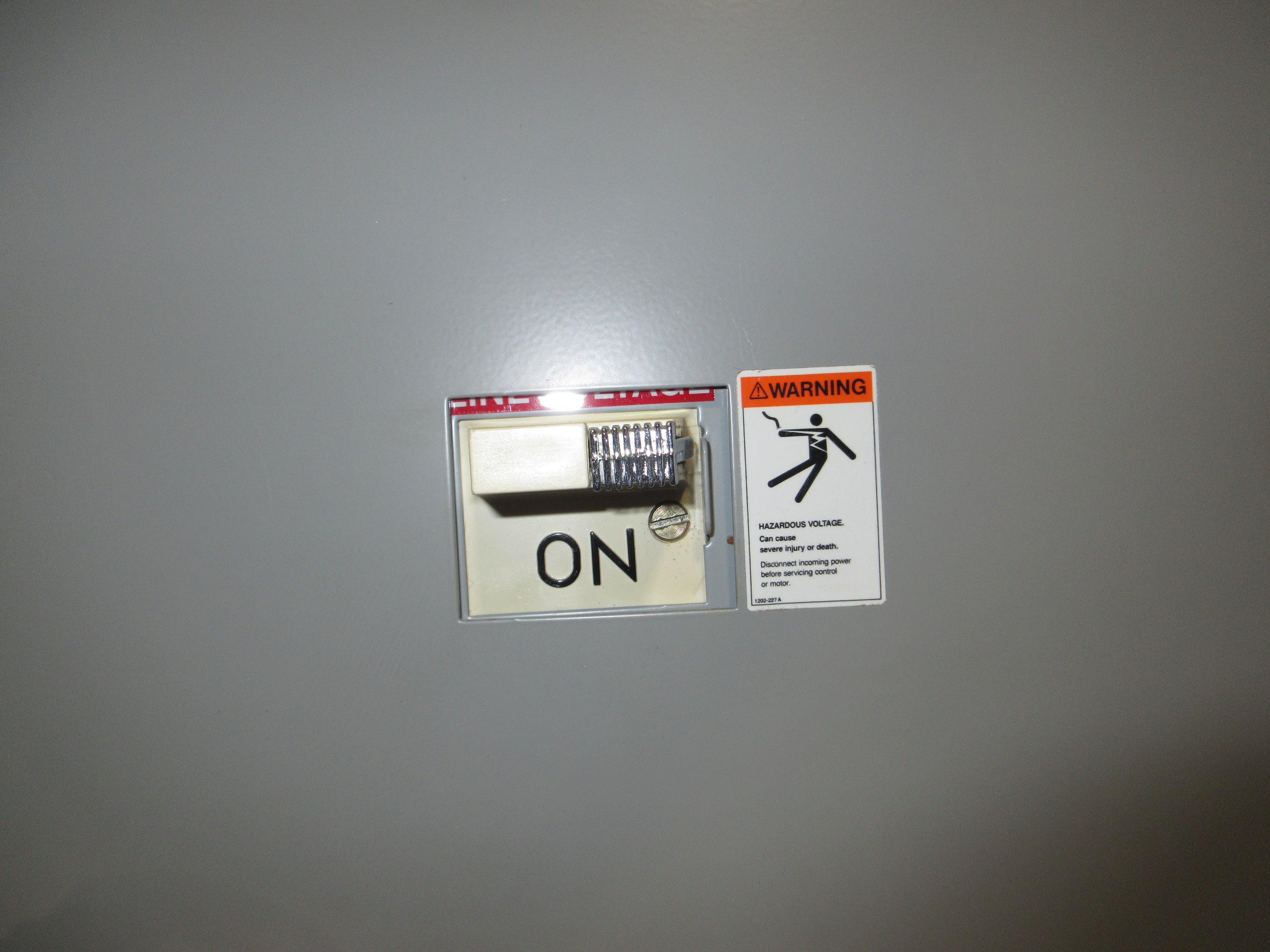 Eaton SV9000 AC Drive SV9100AGV5M0A00CL10 100HP 3Ph w/ Keypad Used