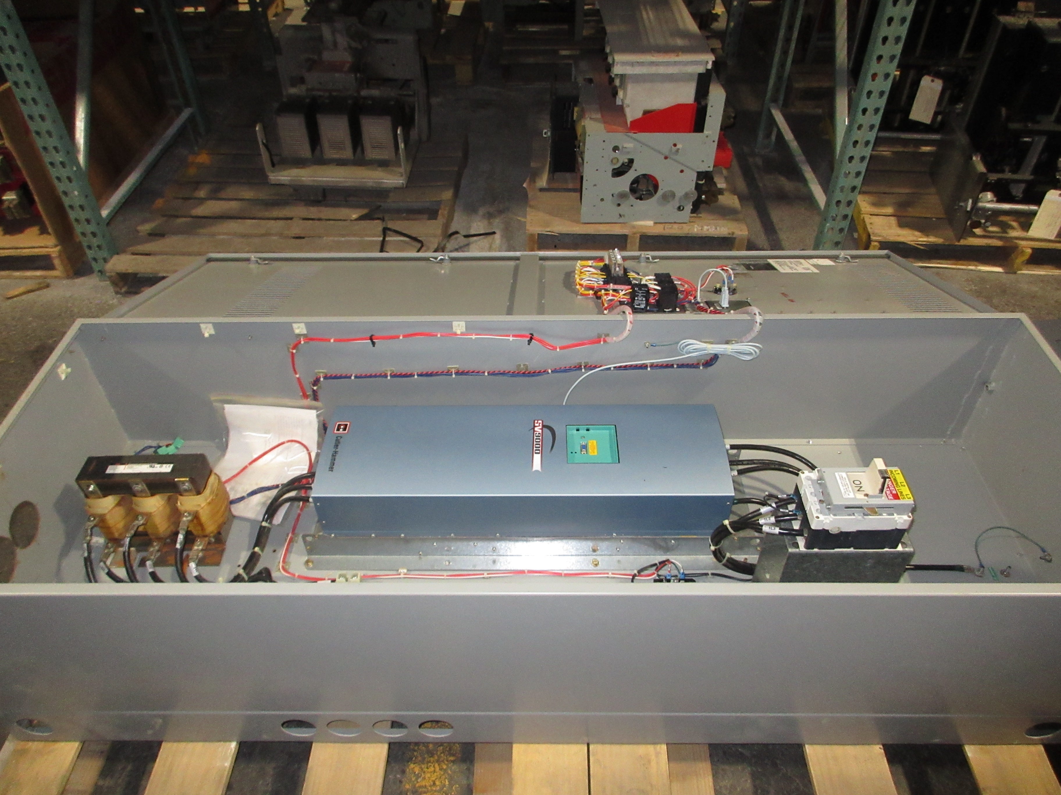 Eaton SV9000 AC Drive SV9100AGV5M0A00CL10 100HP 3Ph w/ Keypad Used