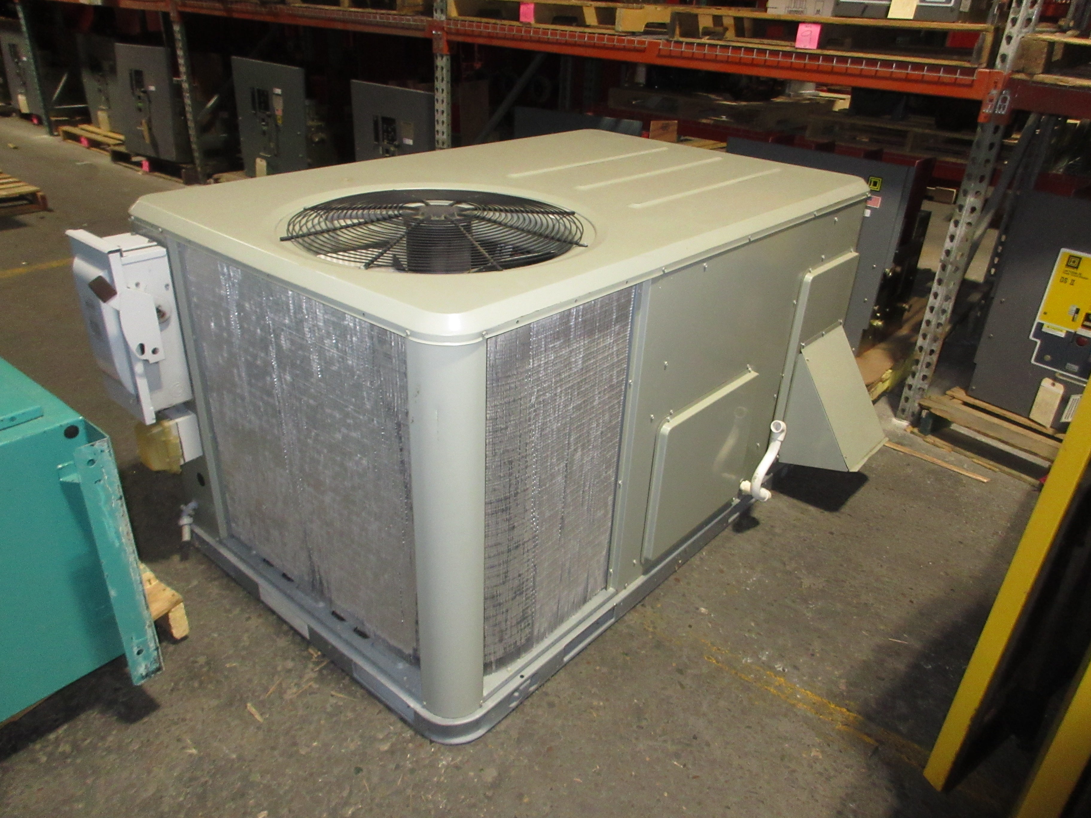 Trane Rooftop Unit YSC060E3RHA1SD 5-ton 208-230V 60Hz 3Ph MFD: 2015 Used