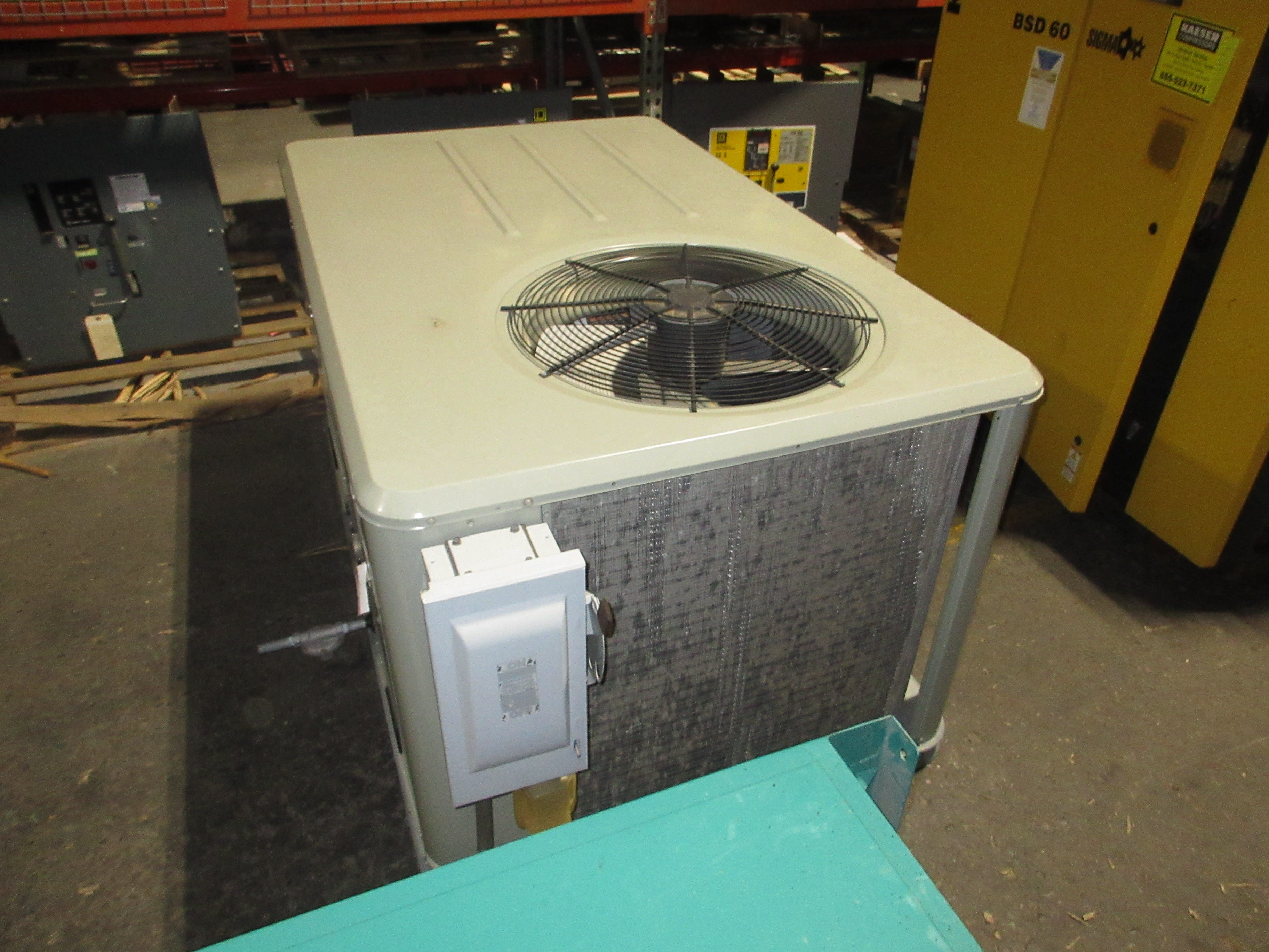 Trane Rooftop Unit YSC060E3RHA1SD 5-ton 208-230V 60Hz 3Ph MFD: 2015 Used
