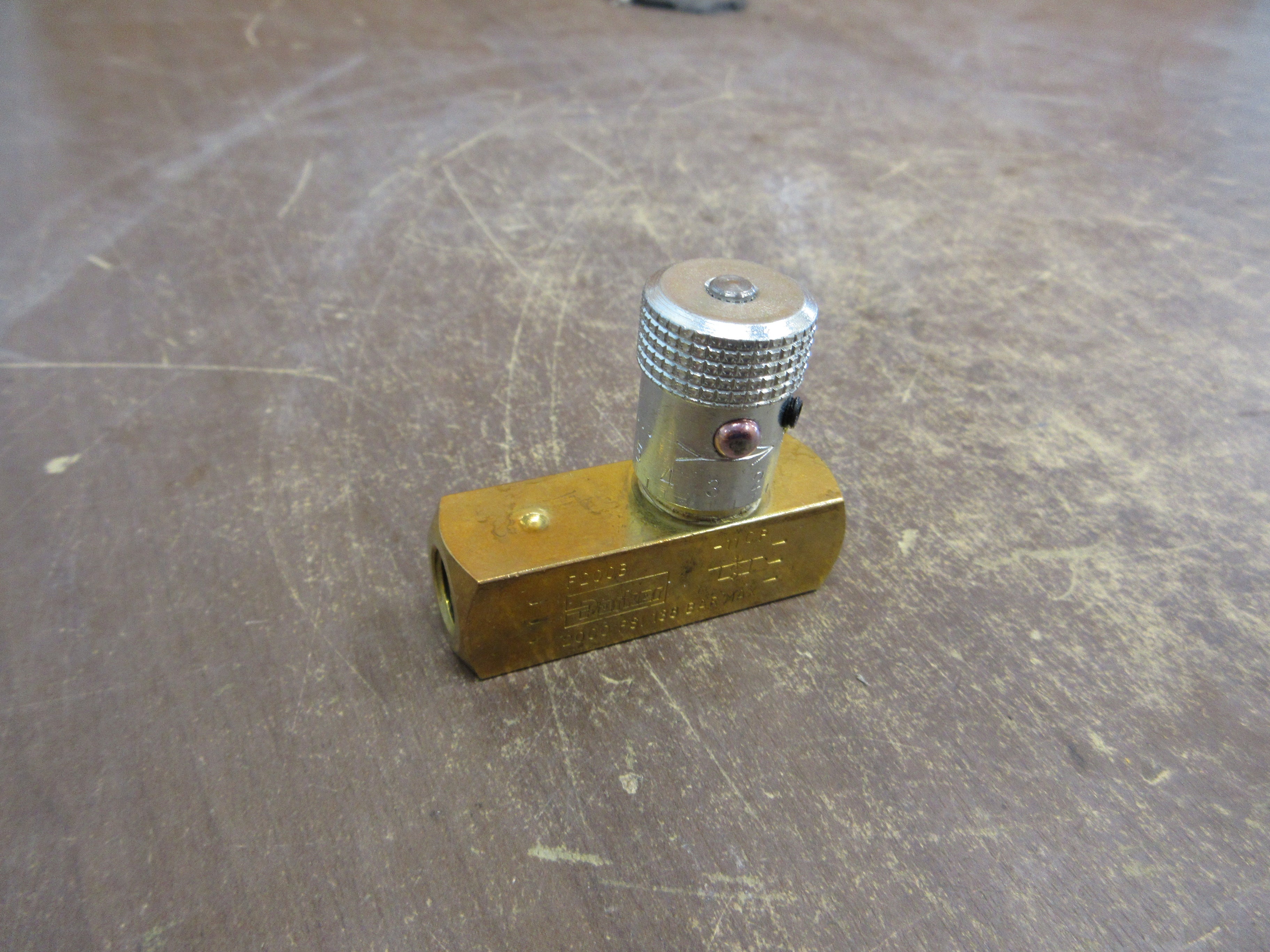 Parker Flow Control Valve F200B/1A853 New Surplus