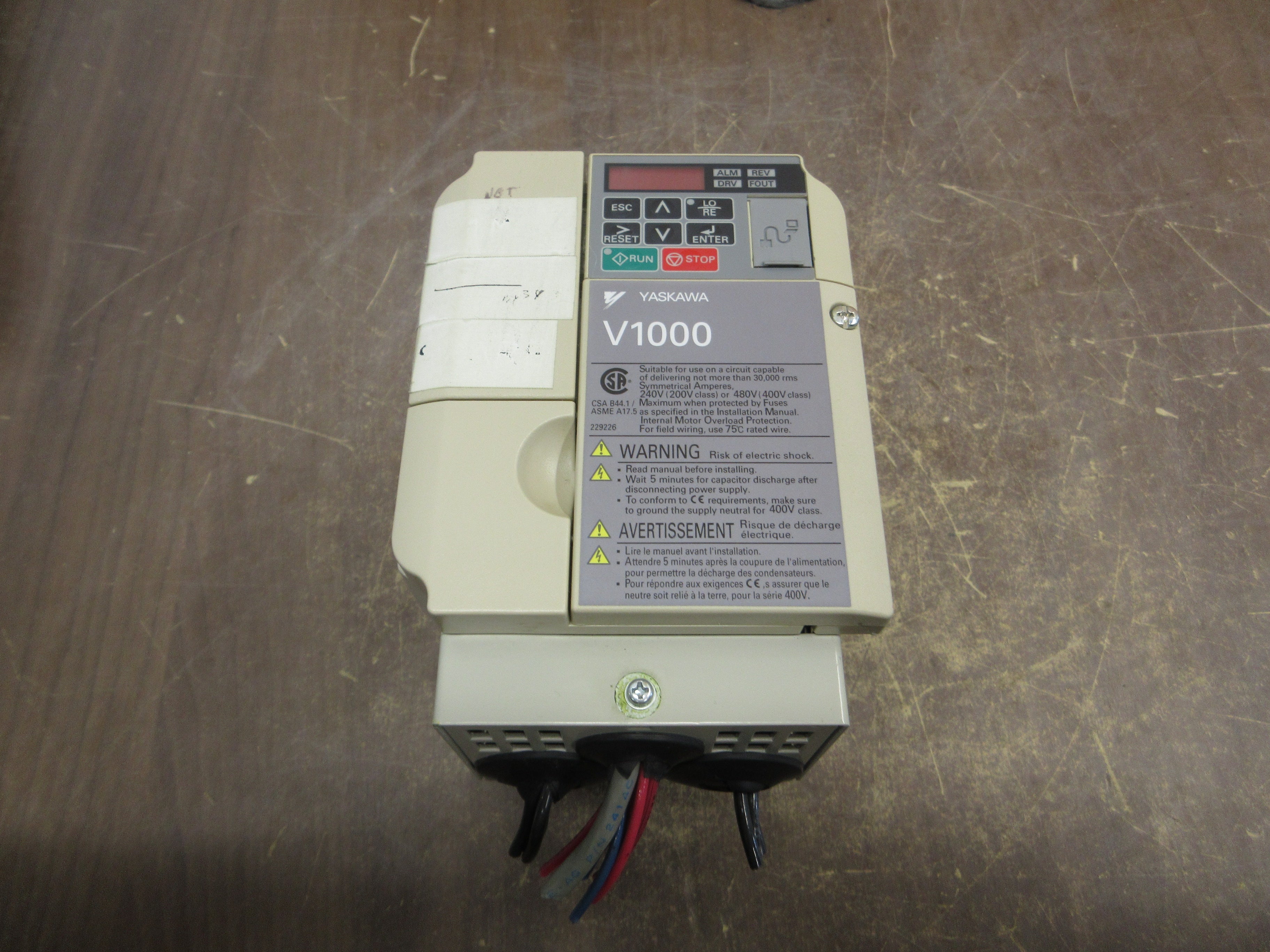 Yaskawa V1000 AC Drive CIMR-VU4A0005FAA Rev. D 3HP 3Ph Vent Cover Used