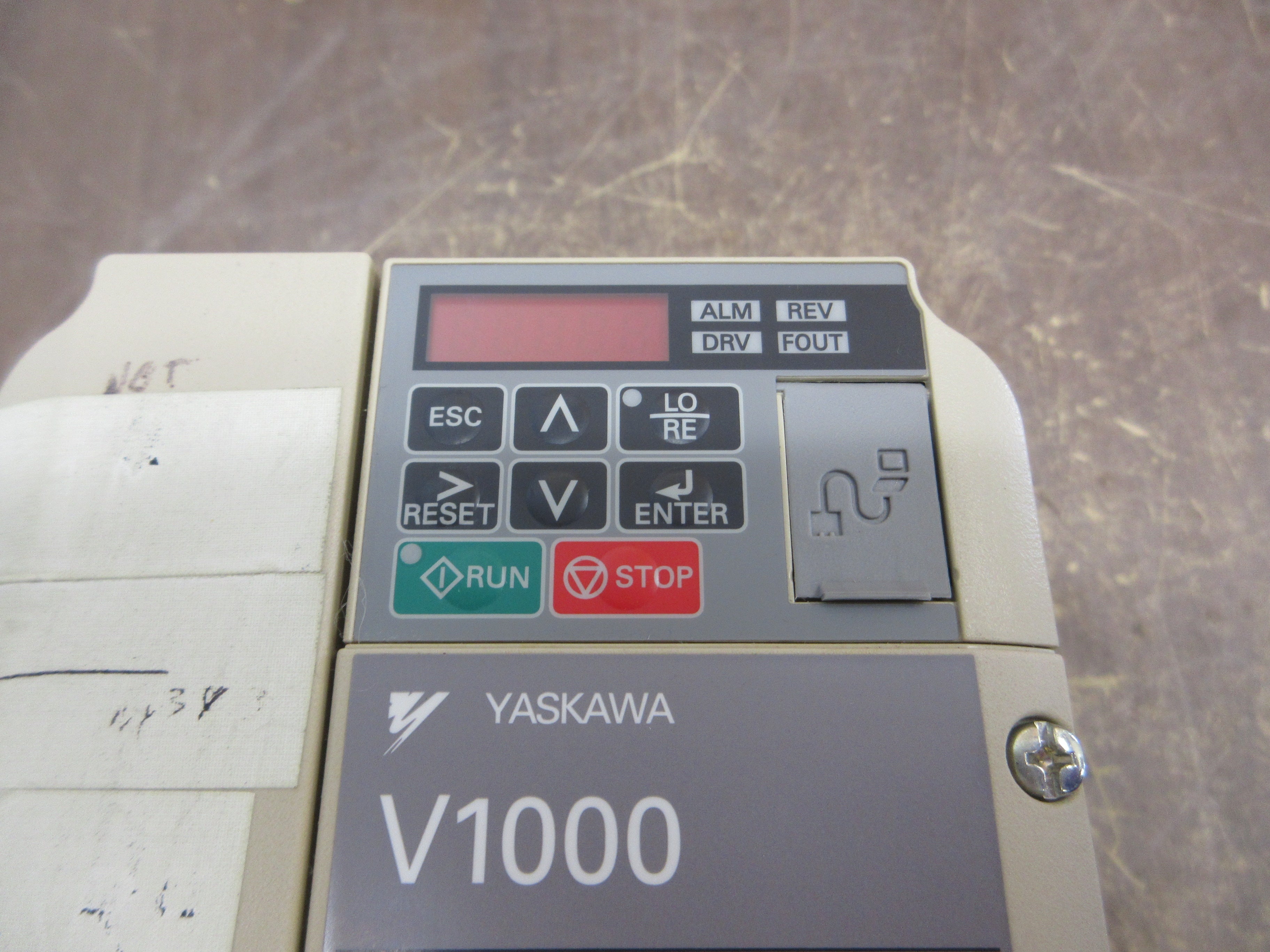 Yaskawa V1000 AC Drive CIMR-VU4A0005FAA Rev. D 3HP 3Ph Vent Cover Used