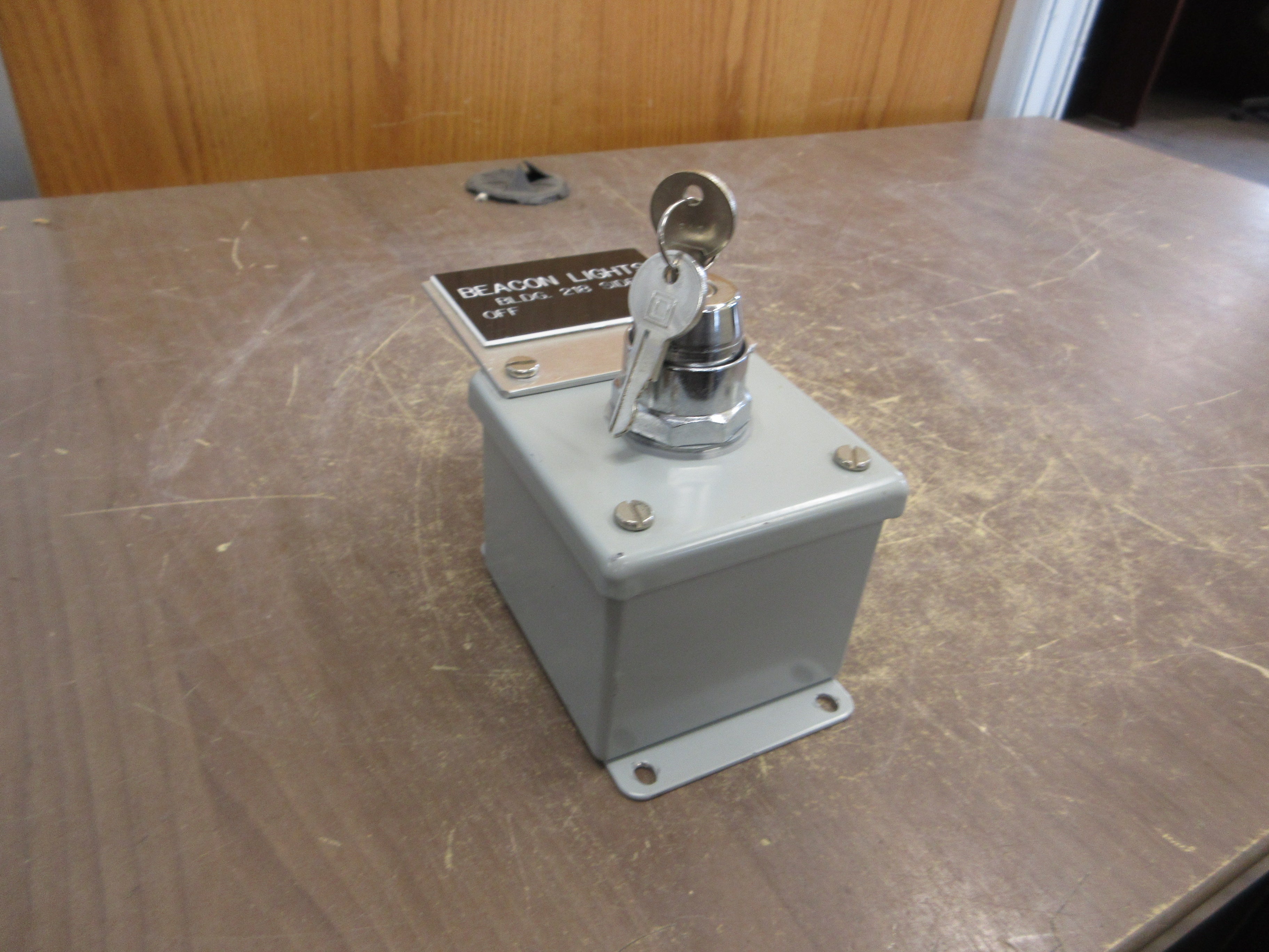 Square D Enclosed Keyed Switch 9001 KA1 Ser. K Type 12, 13 Enclosure Used