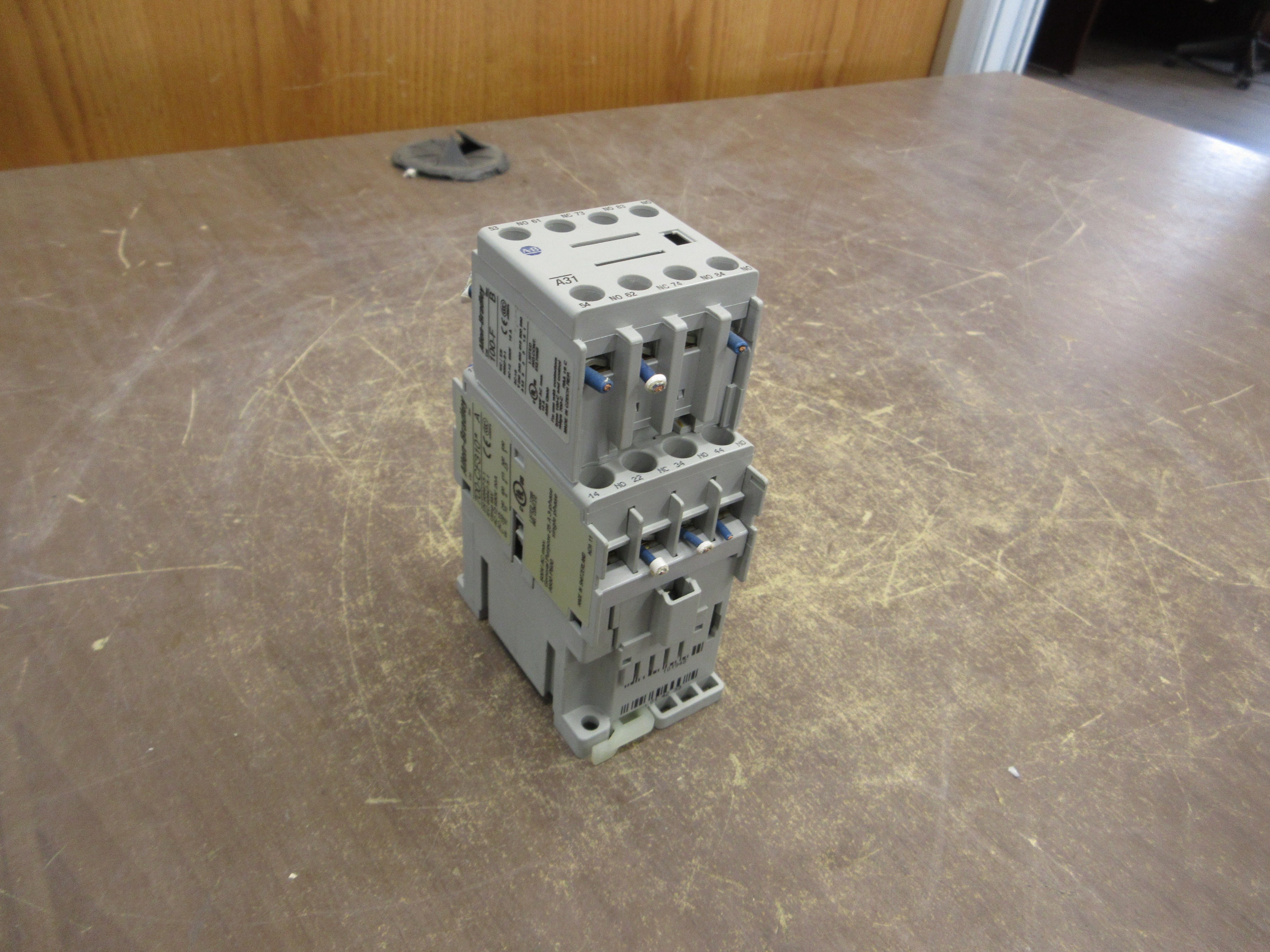 Allen-Bradley Contactor 700-CF310* Ser. A 120V Coil 25A 600V Used