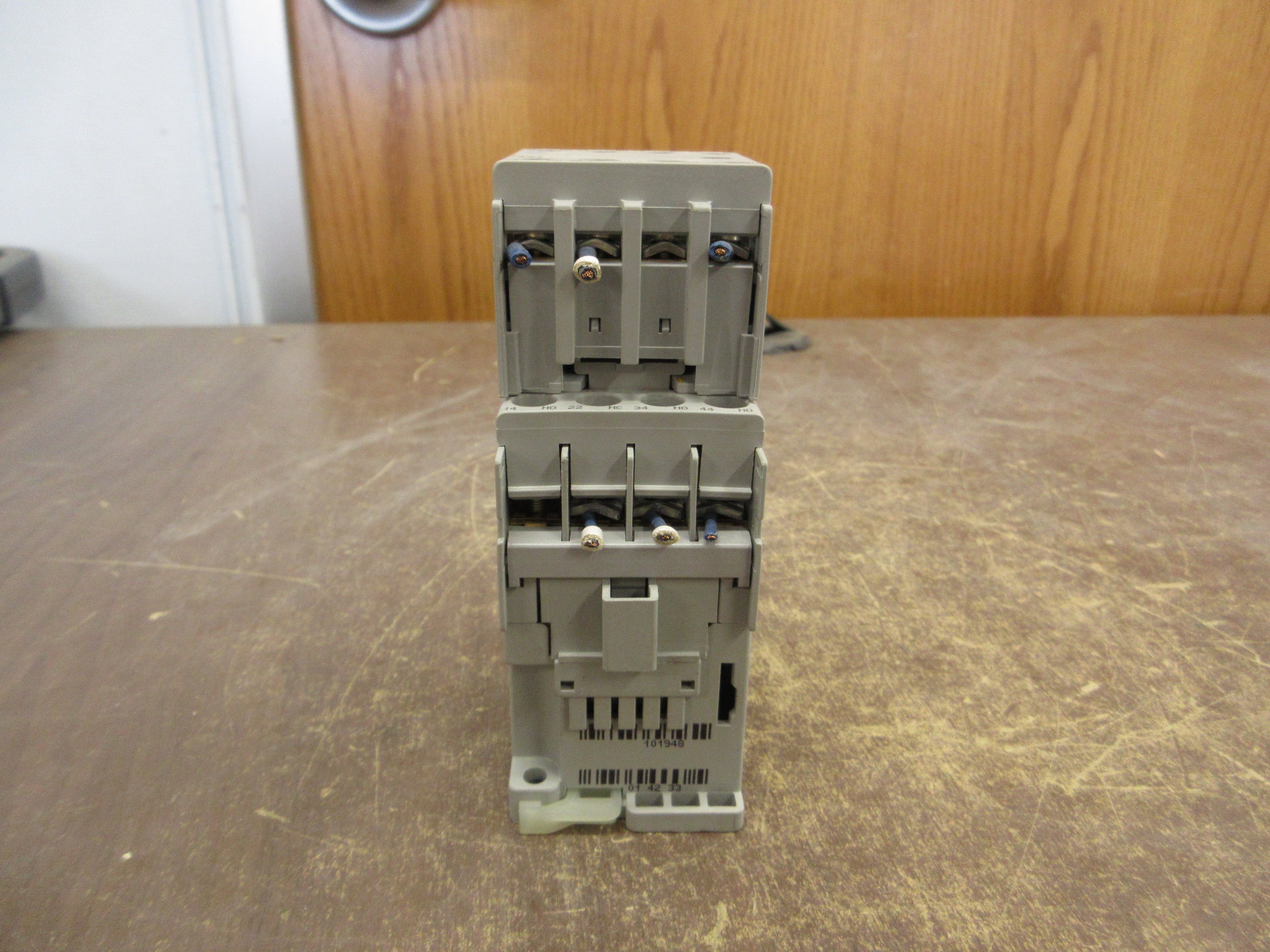 Allen-Bradley Contactor 700-CF310* Ser. A 120V Coil 25A 600V Used