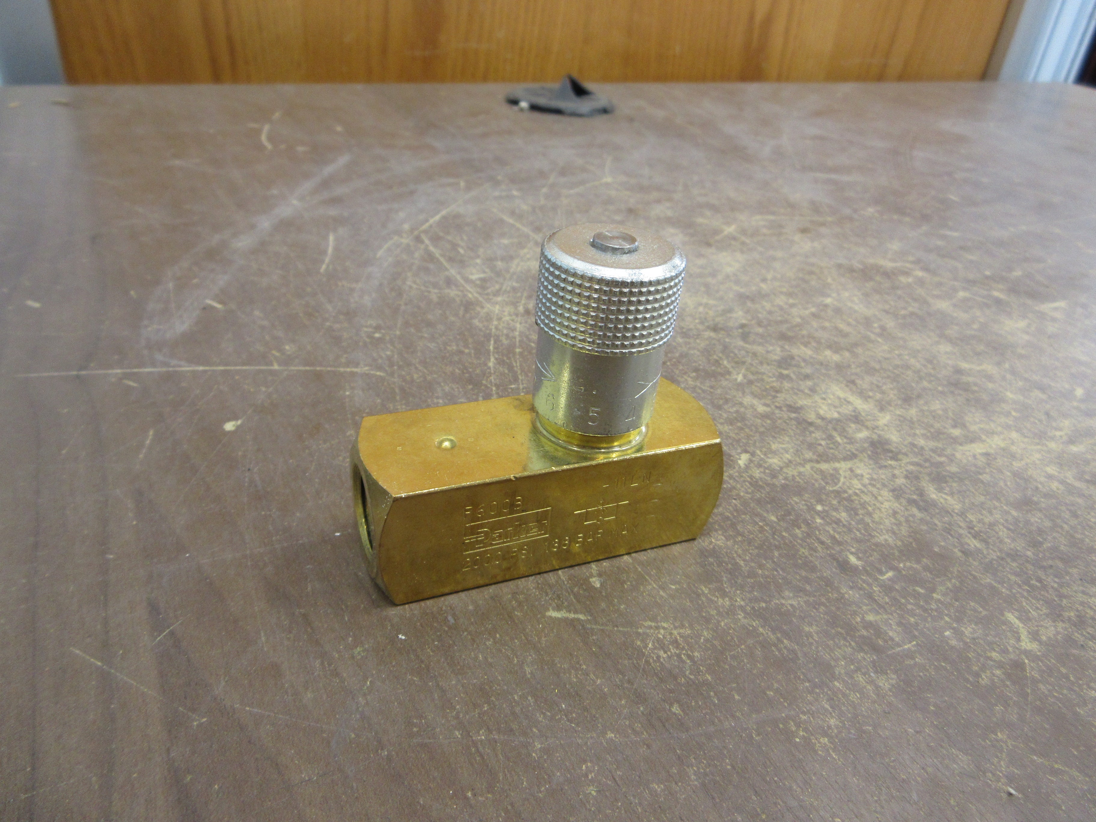 Parker Flow Control Valve F600B/1A855 New Surplus