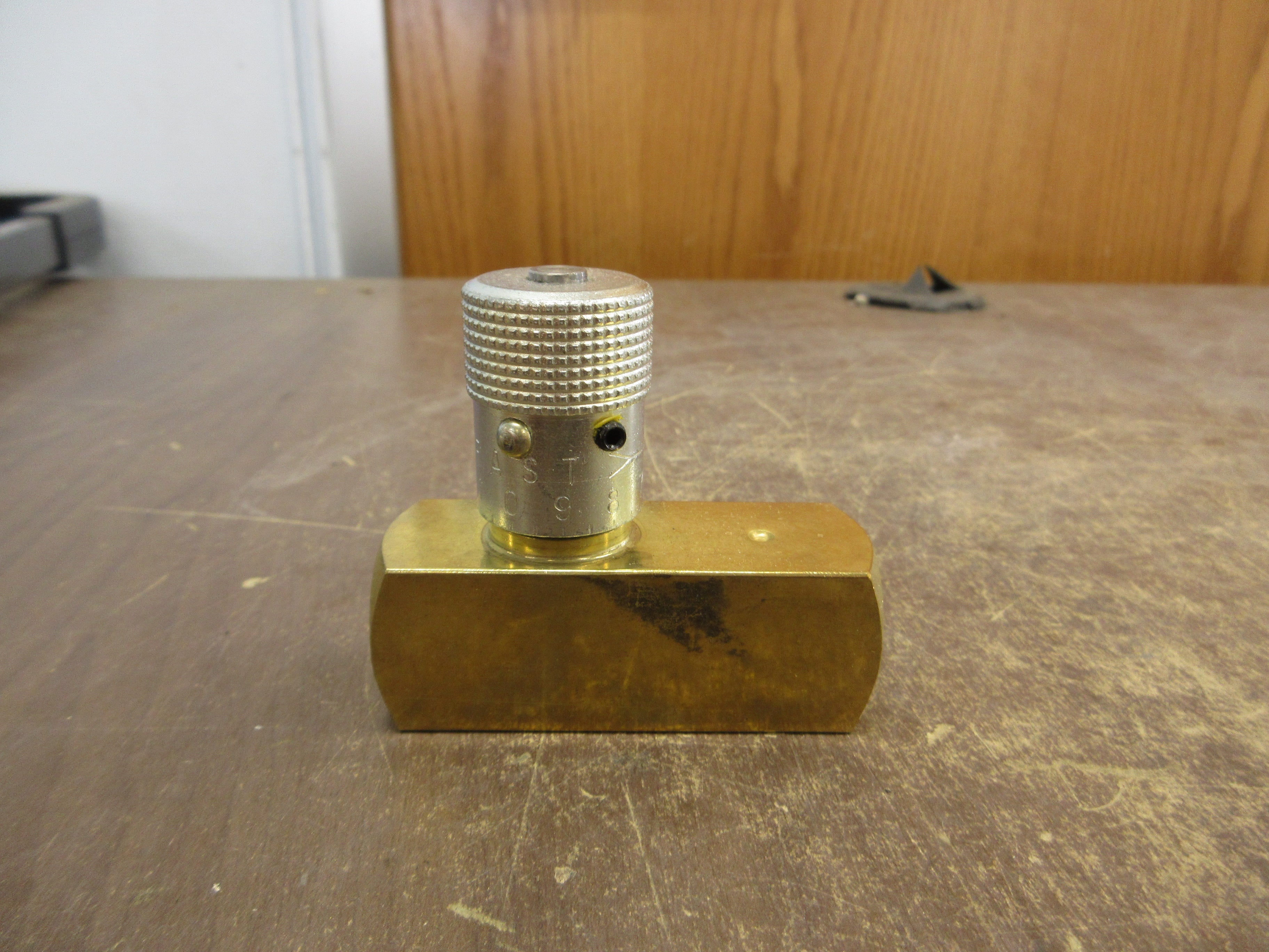 Parker Flow Control Valve F600B/1A855 New Surplus