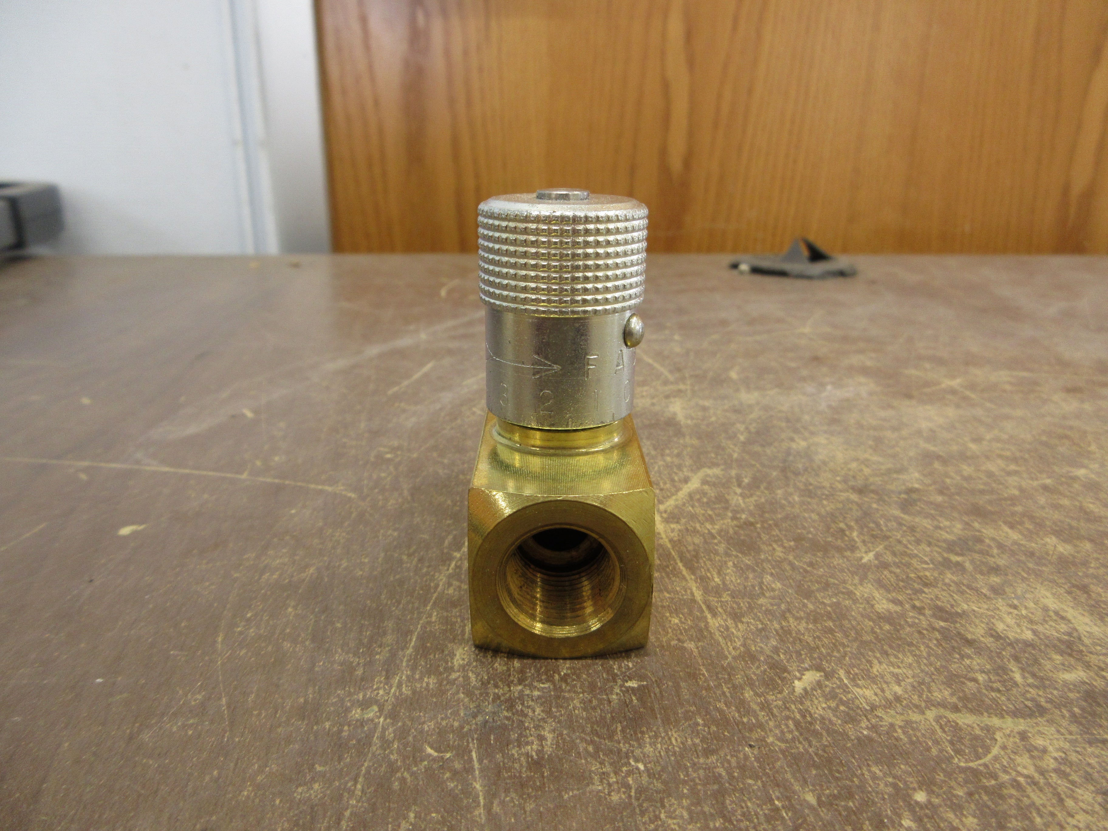 Parker Flow Control Valve F600B/1A855 New Surplus