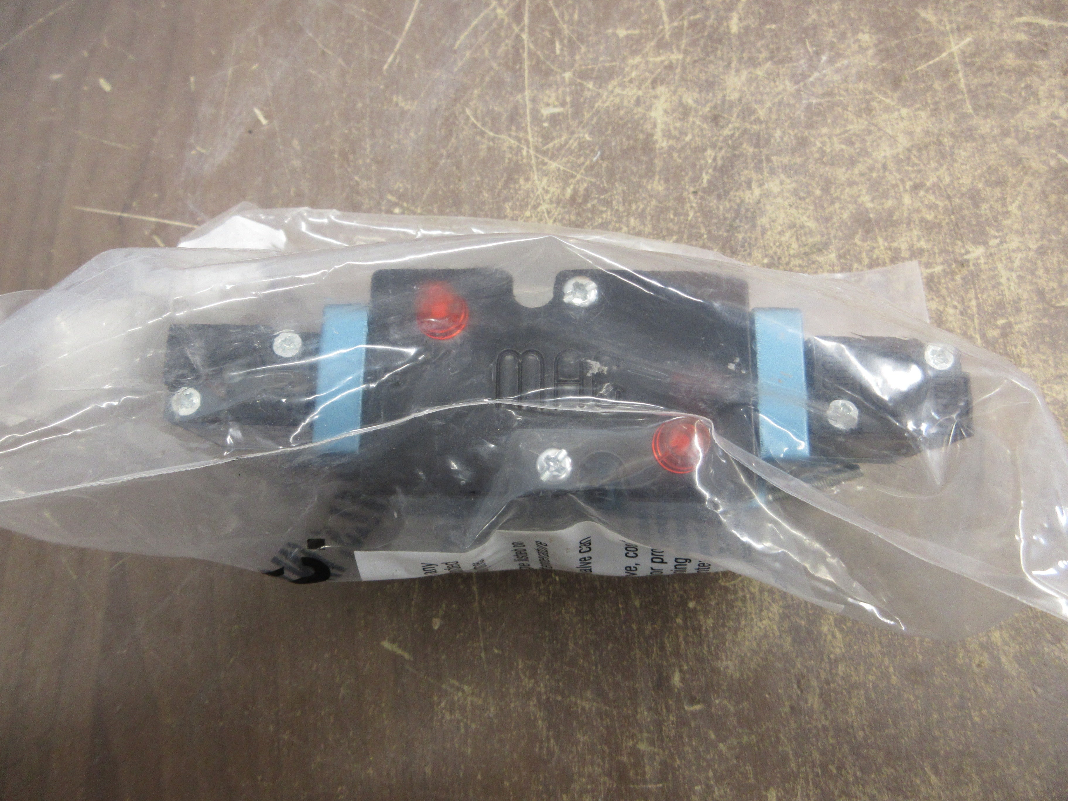 MAC Solenoid Valve 82A-BF-000-TU-DDAP-1DA *No Box* New Surplus