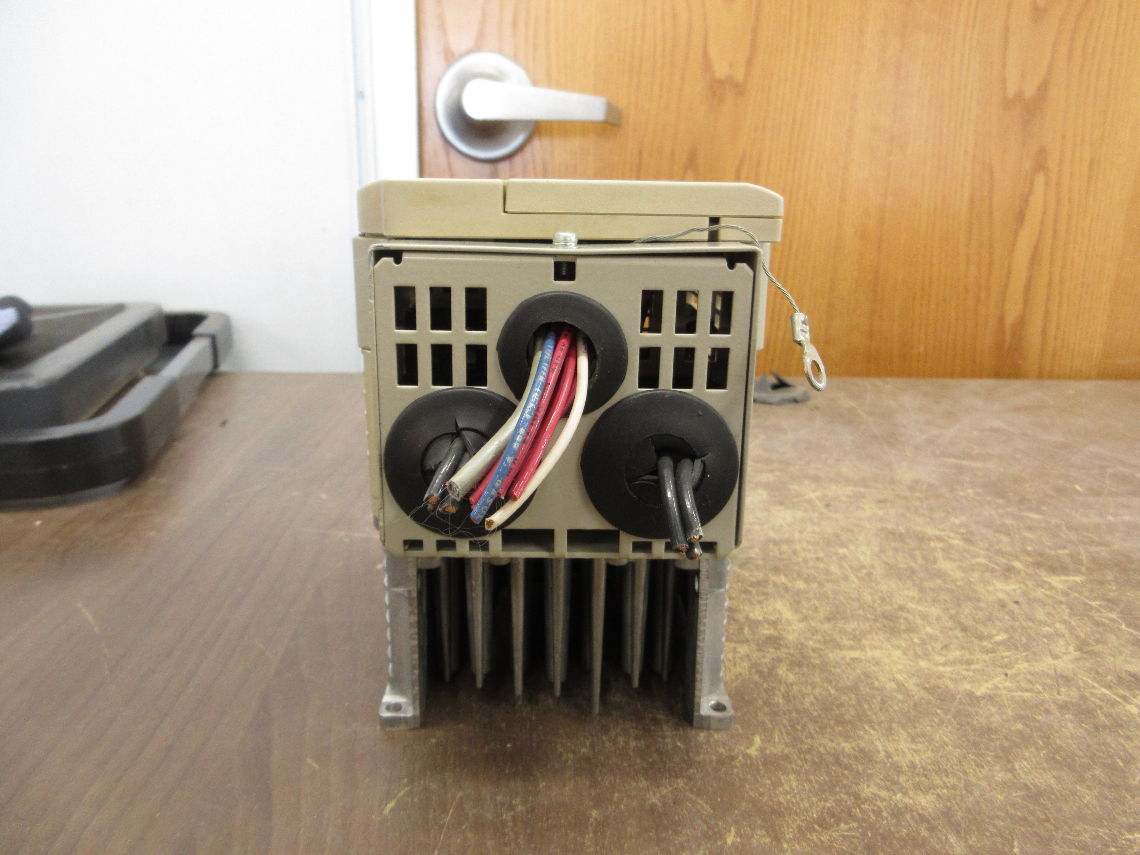 Yaskawa V1000 AC Drive CIMR-VU4A0005FAA Rev. D 3HP 3Ph Used