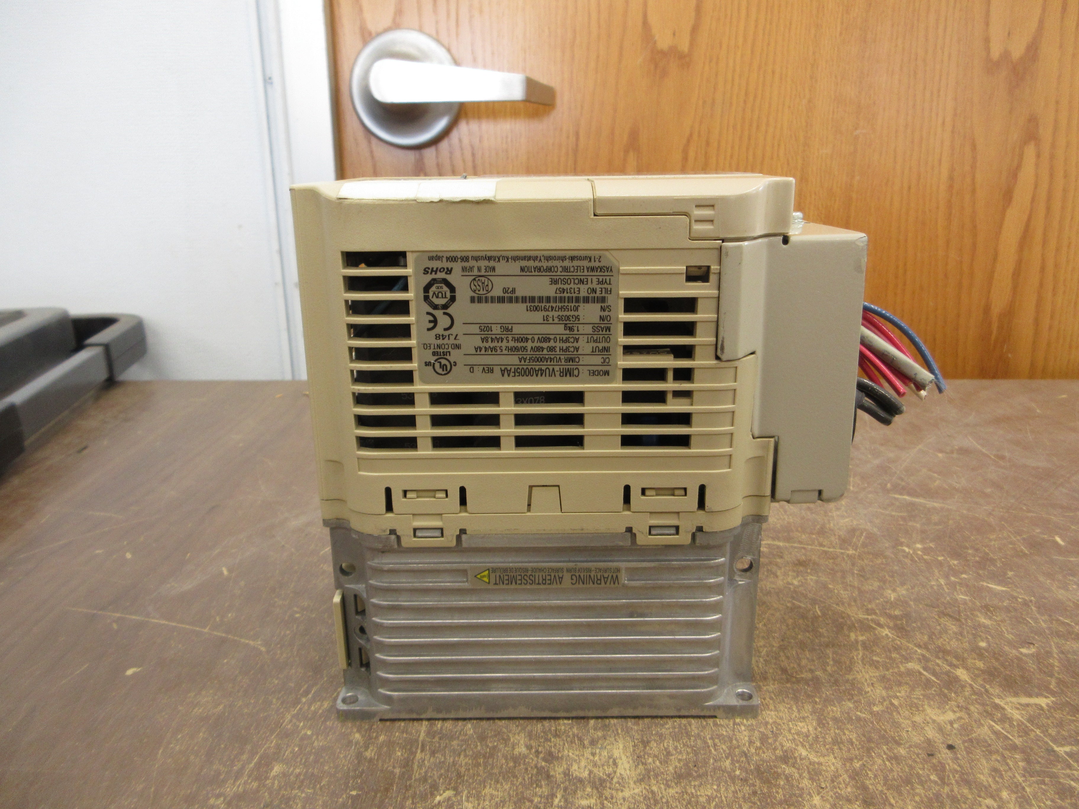 Yaskawa V1000 AC Drive CIMR-VU4A0005FAA Rev. D 3HP 3Ph Used
