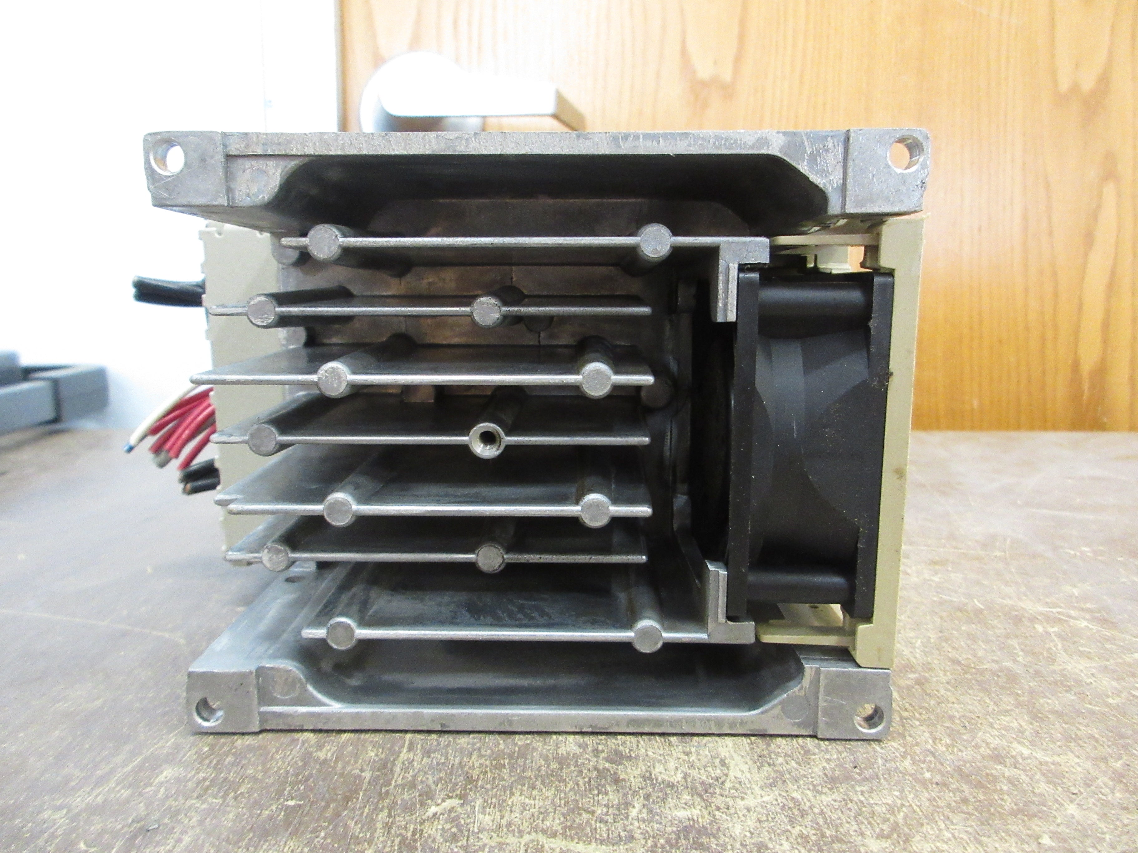 Yaskawa V1000 AC Drive CIMR-VU4A0005FAA Rev. D 3HP 3Ph Used